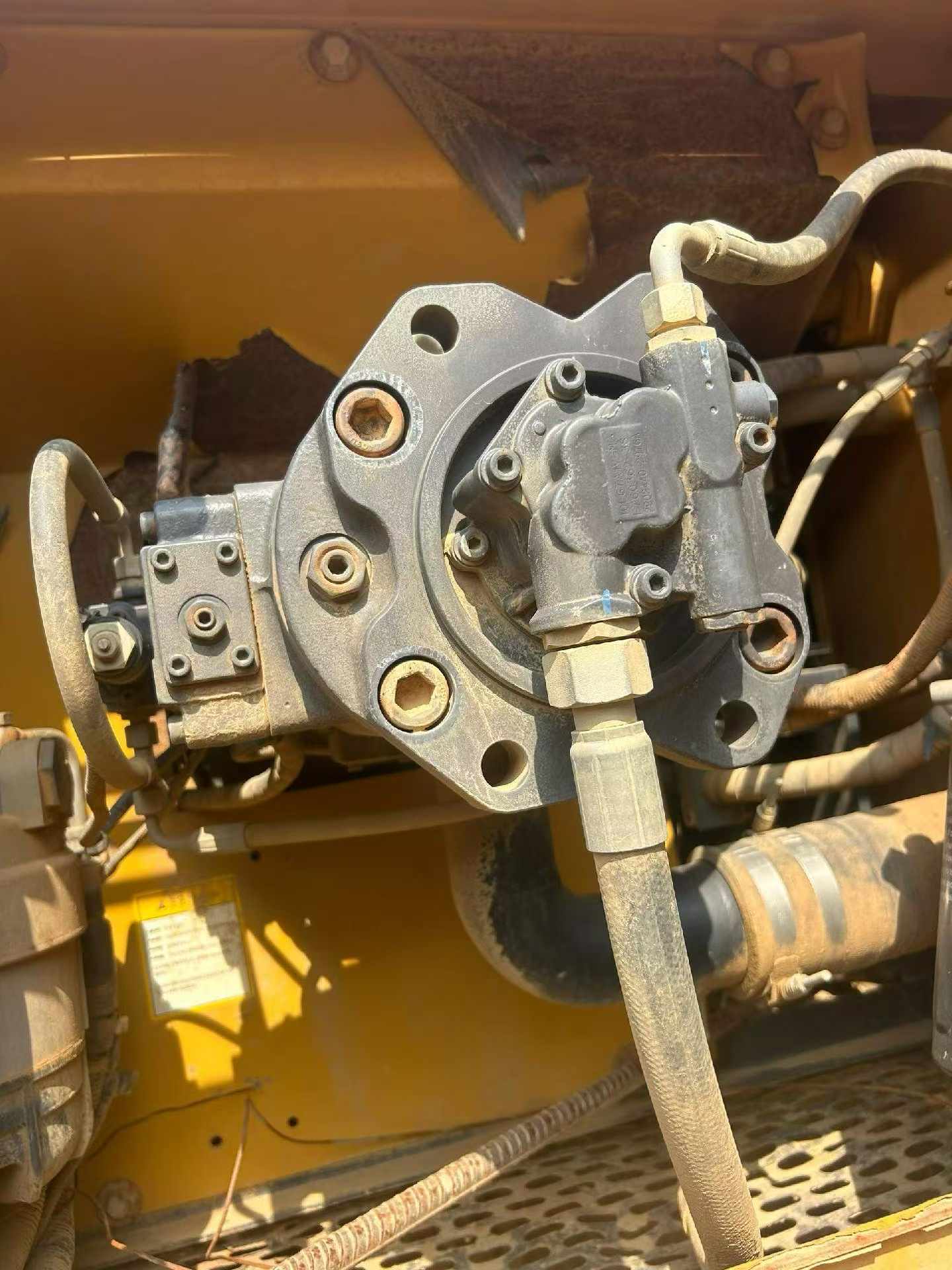 Used Sany SY215C-10 Excavator 2017 Model / 4