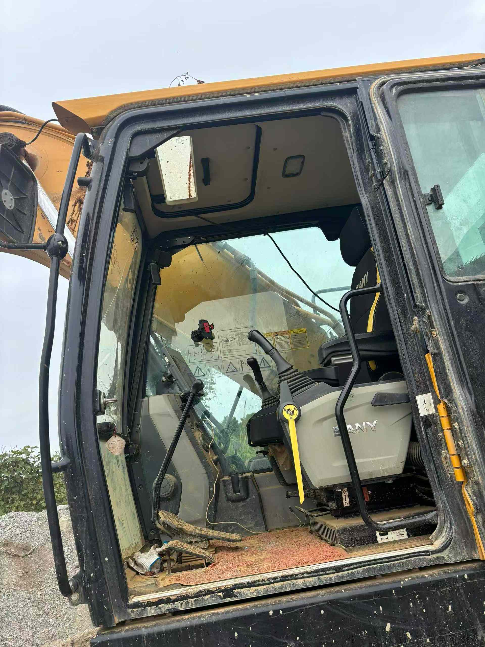 Used Sany SY215W Excavator 2022 Model / 9