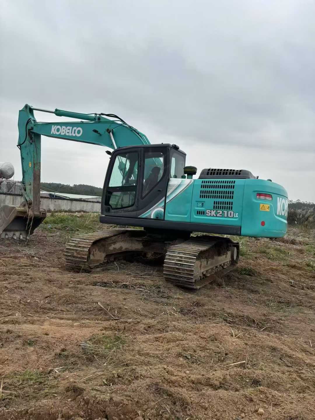 Used Kobelco SK210 Excavator 2016 Model / 2