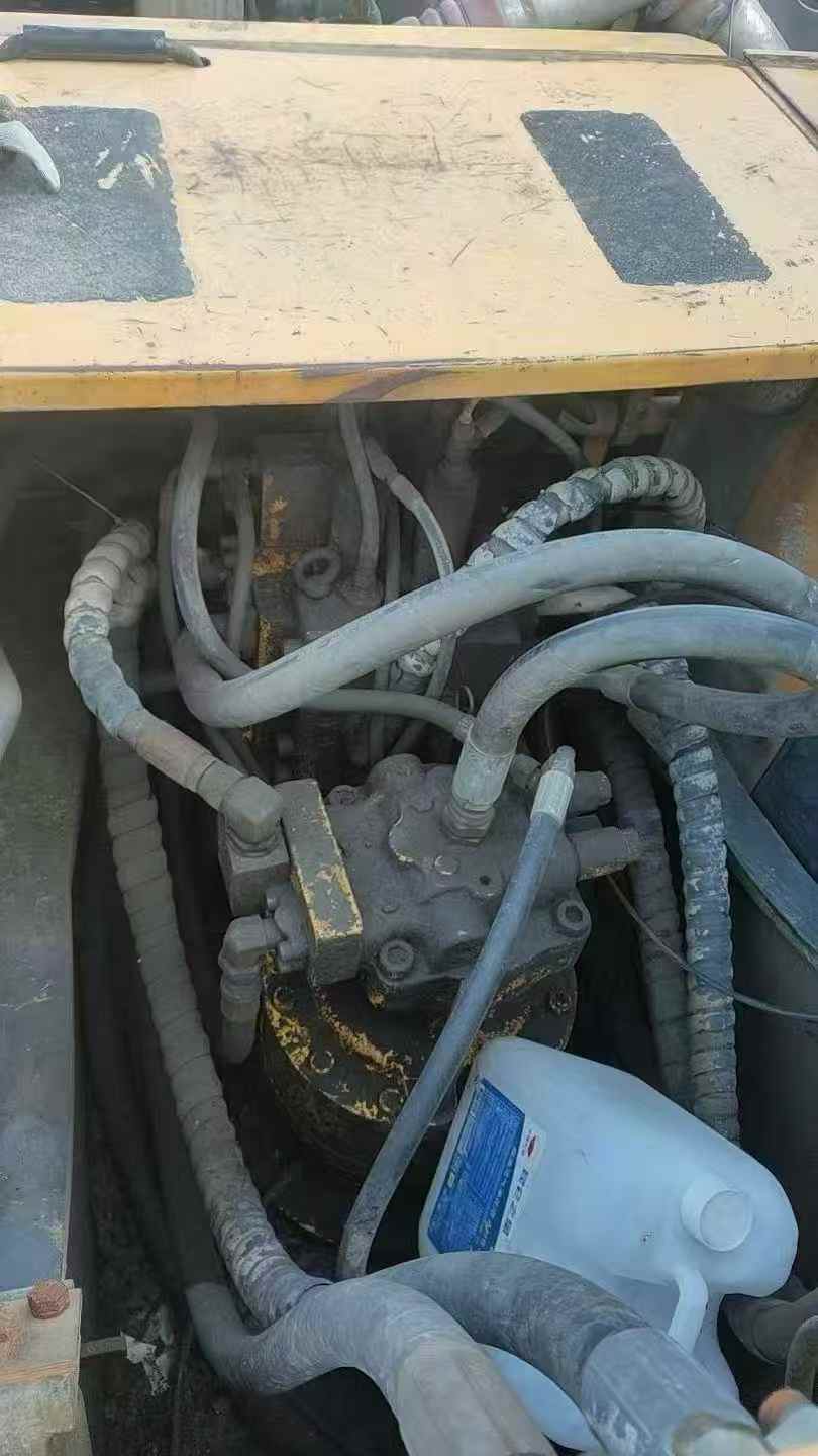 Used Hyundai R225-7 Excavator 2016 Model / 4