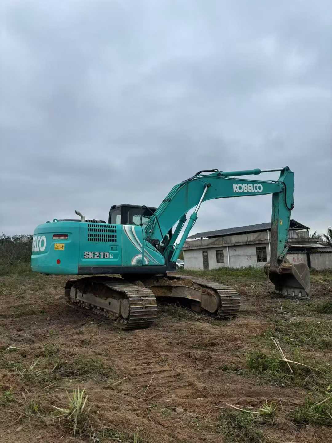 Used Kobelco SK210 Excavator 2016 Model / 3