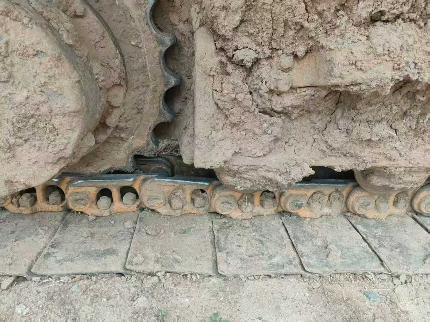 Used Hitachi ZX210H Excavator 2013 Model / 8