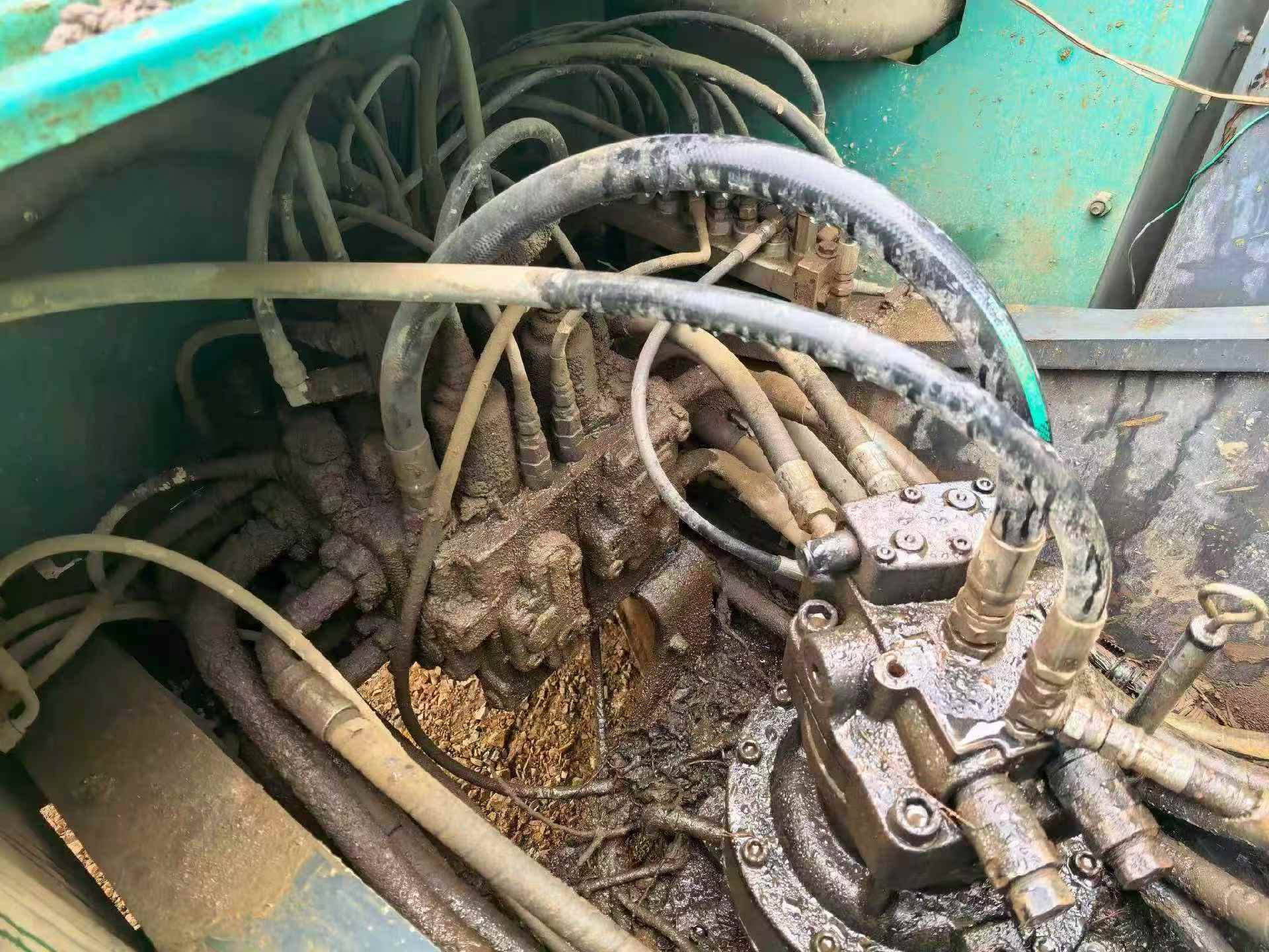 Used Kobelco SK210 Excavator 2014 Model / 3