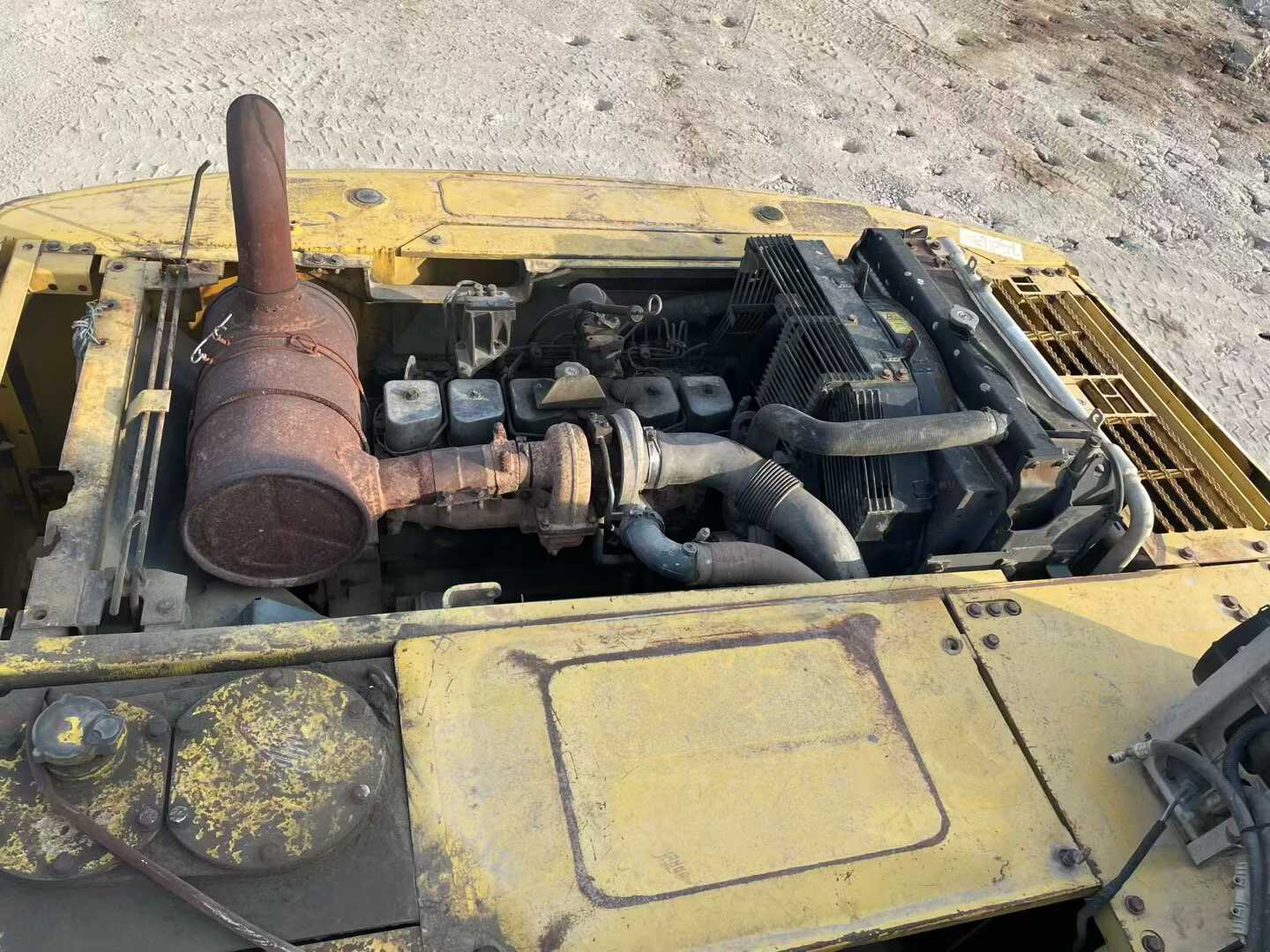 Used Komatsu PC200 Excavator 2016 Model / 3