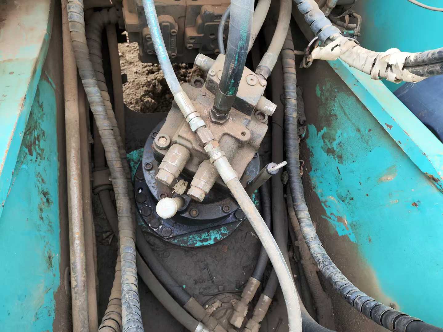 Used Kobelco SK200 Excavator 2012 Model / 5