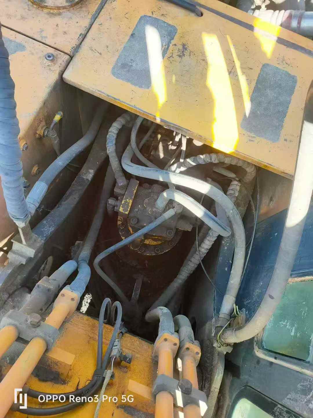 Used Hyundai R225-7 Excavator 2012 Model / 4