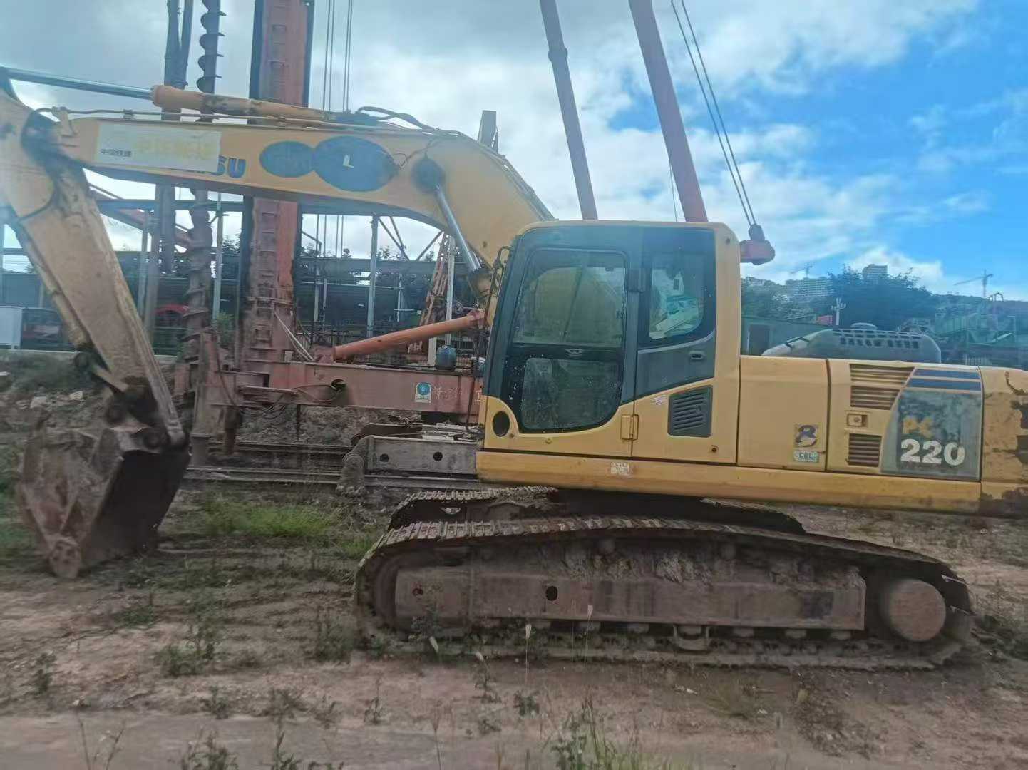 Used Komatsu PC220-8 Excavator 2016 Model