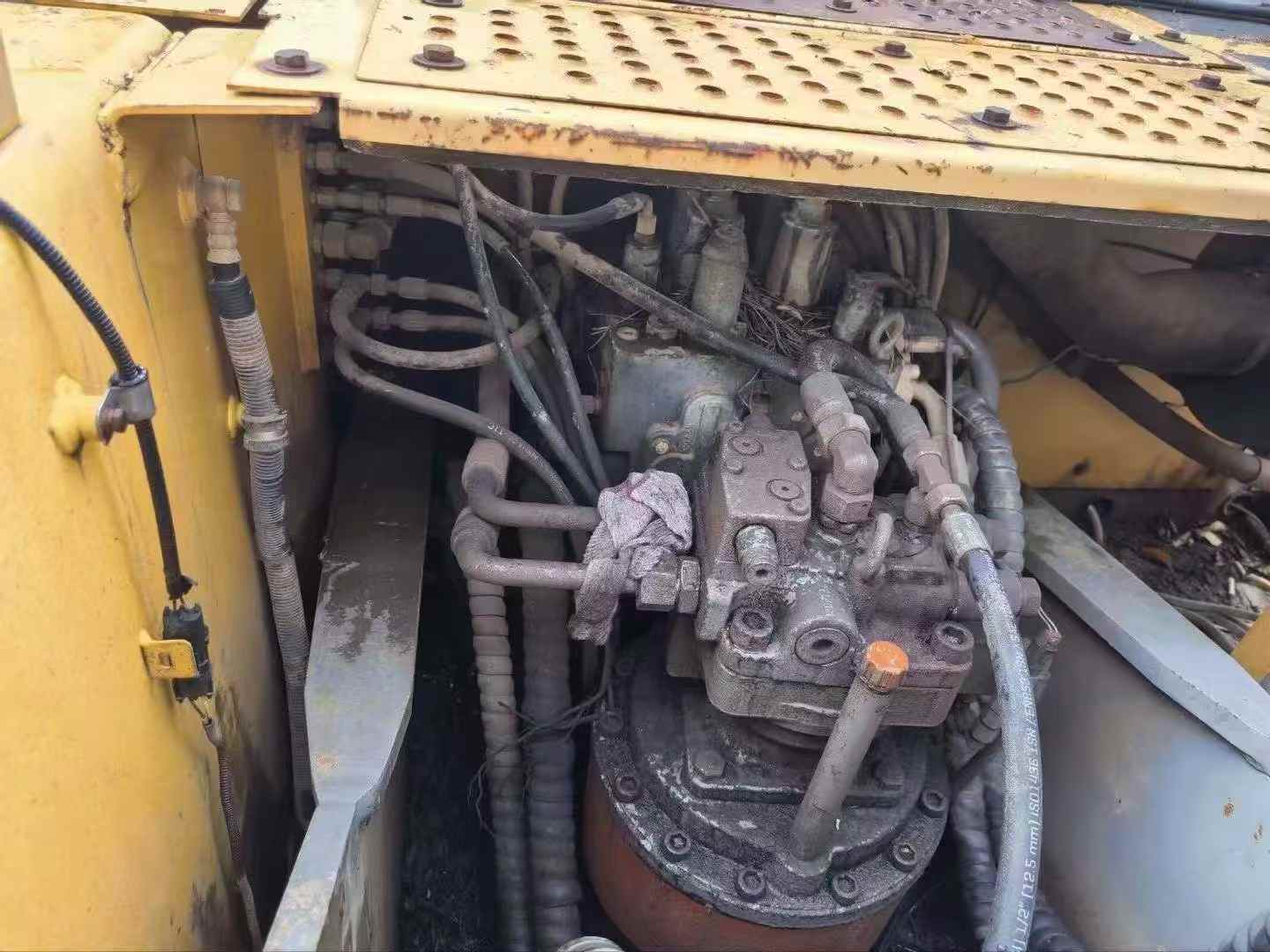 Used XCMG XE215 Excavator 2014 Model / 4