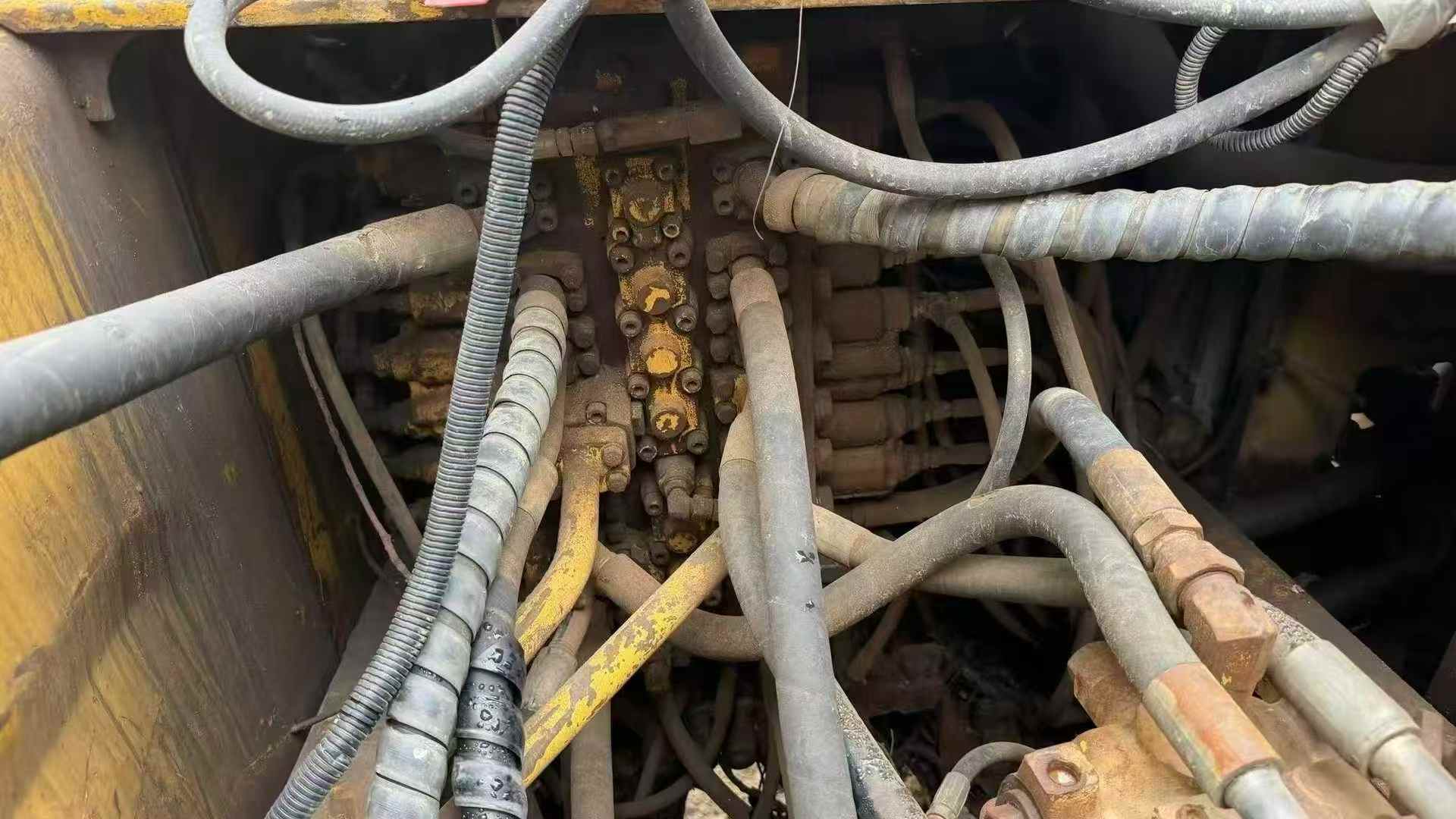 Used Komatsu PW200-7 Excavator 2016 Model / 4