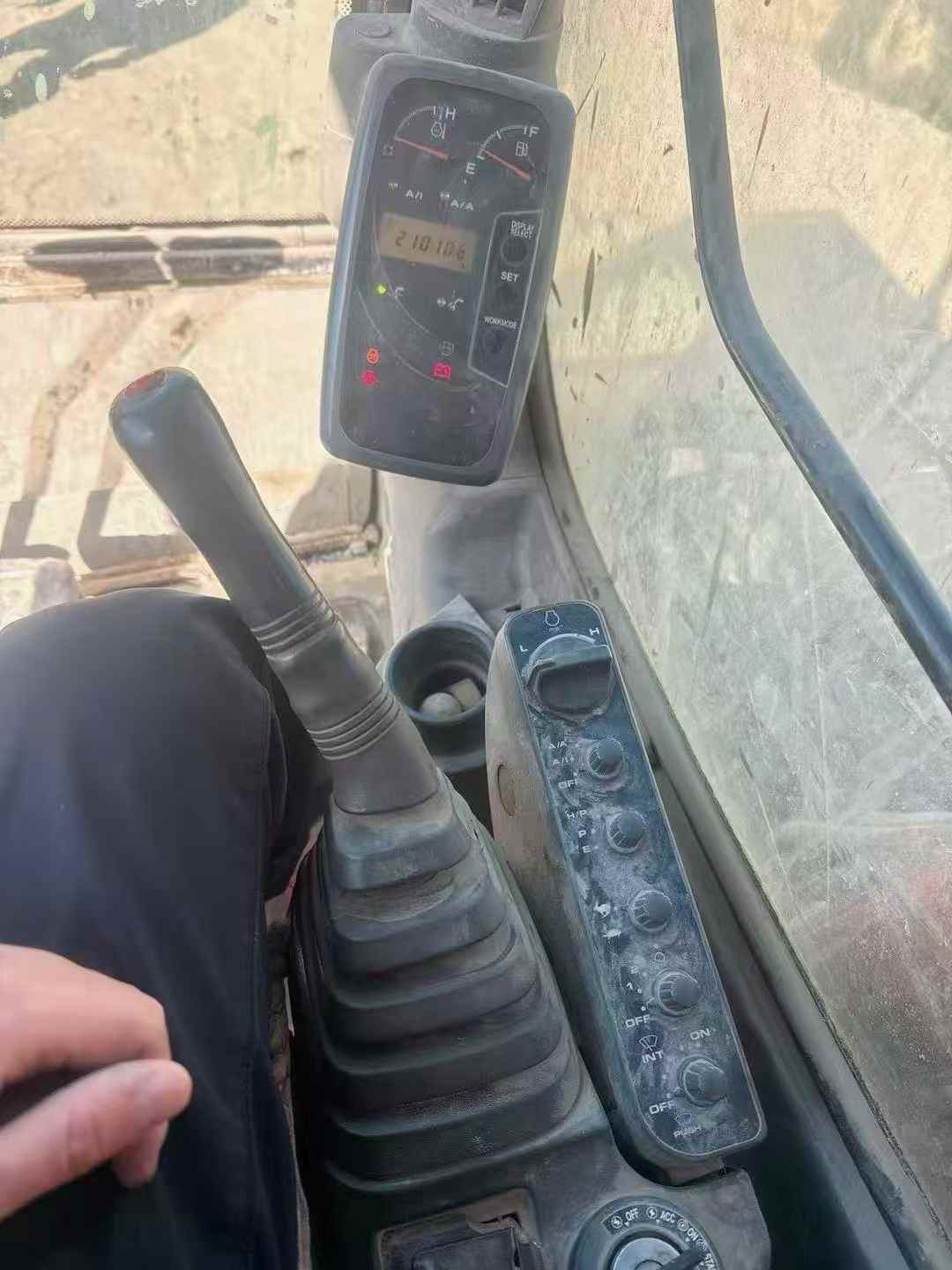 Used Hitachi ZAXIS200 Excavator 2016 Model / 9