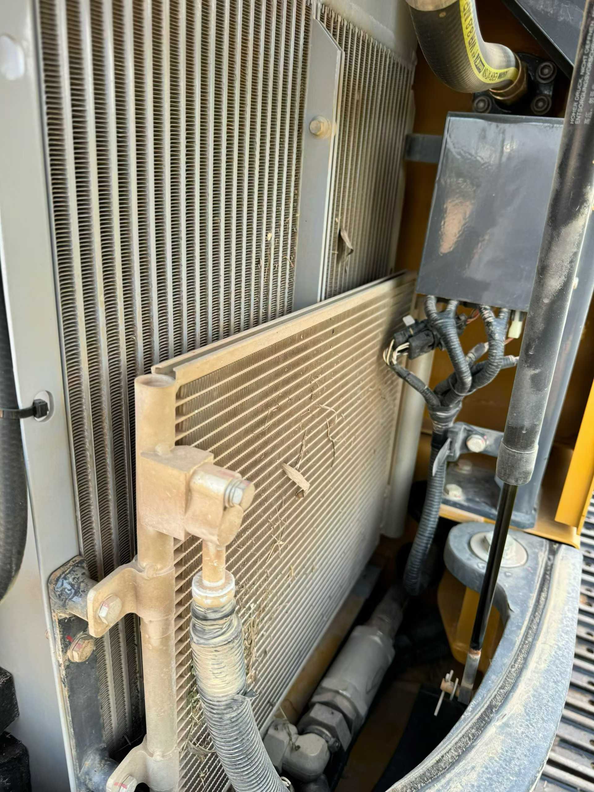 Used XCMG XE60 Excavator 2022 Model / 8