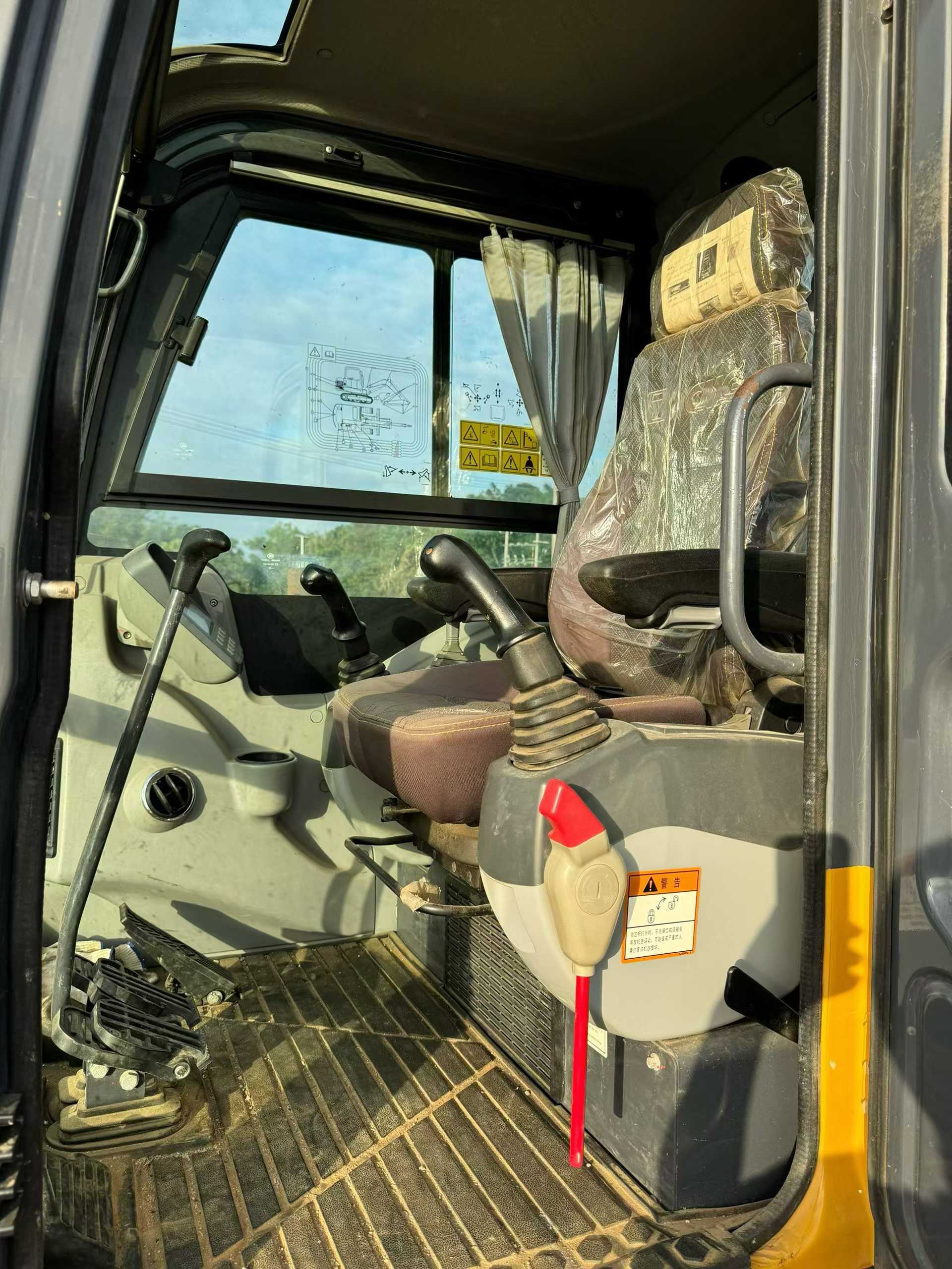 Used XCMG XE60 Excavator 2022 Model / 2