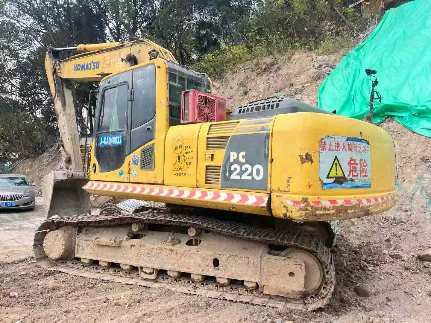Used Komatsu PC220-8 Excavator 2016 Model