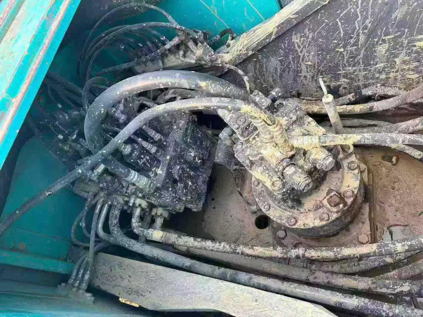 Used Kobelco SK200 Excavator 2015 Model / 6