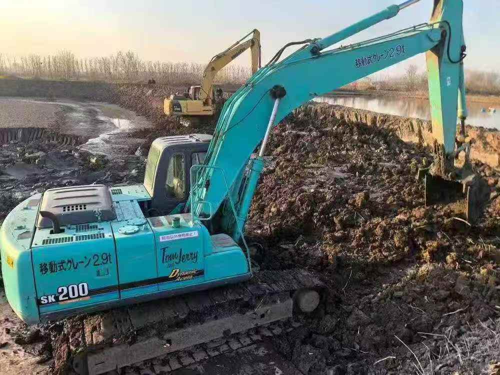 Used Kobelco SK200 Excavator 2016 Model / 3