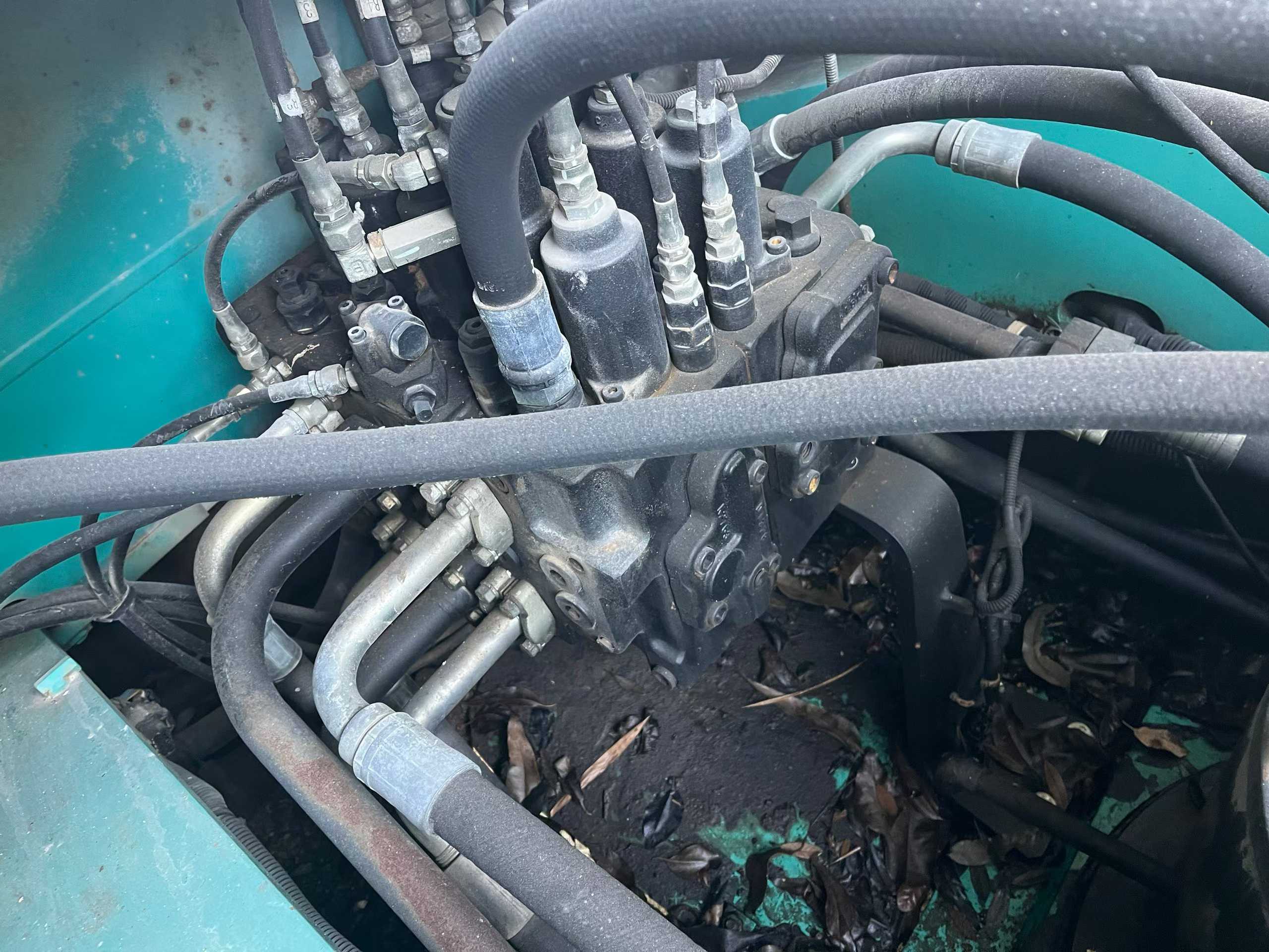 Used Kobelco SK350LC8 Excavator 2011 Model