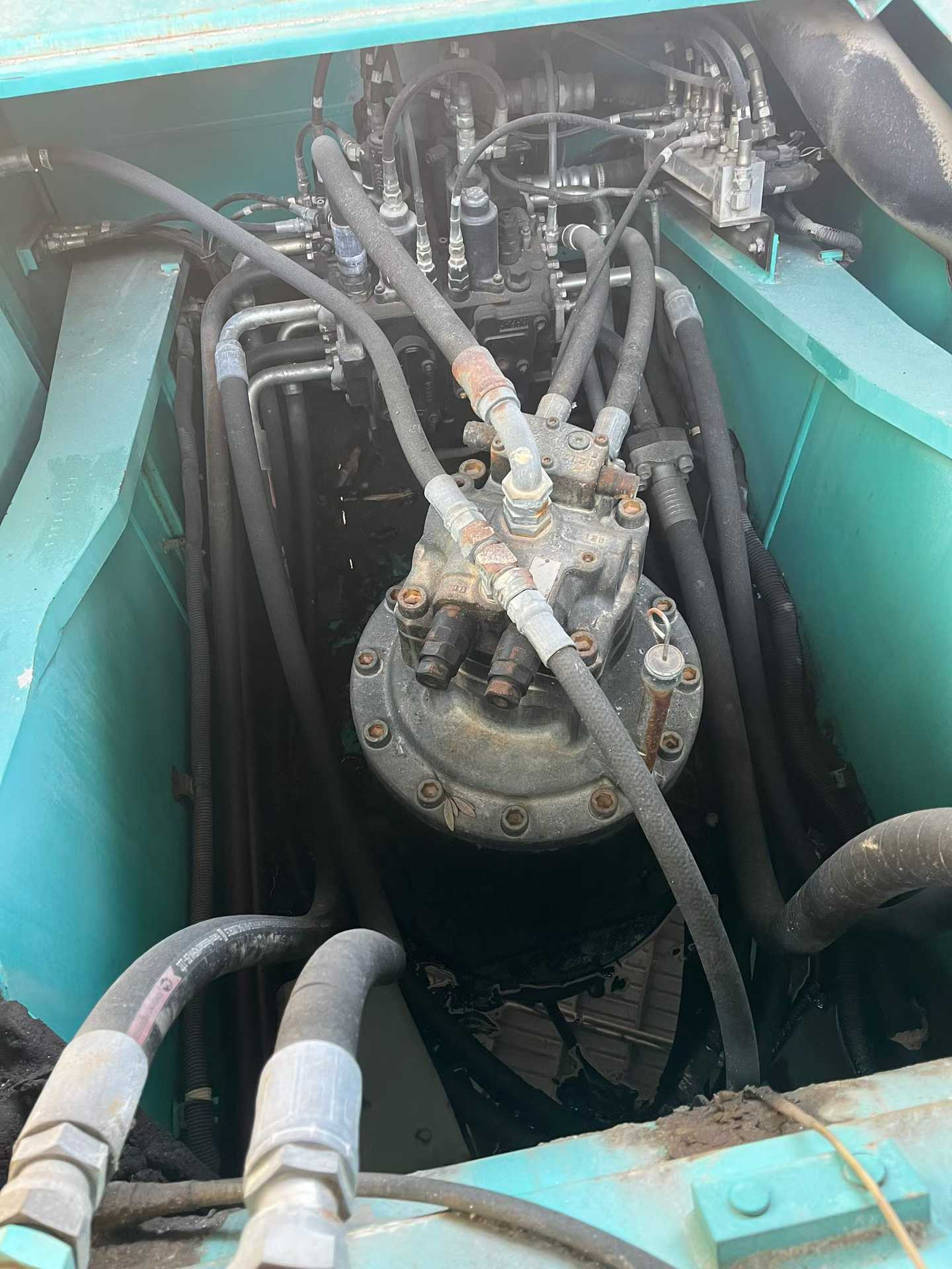 Used Kobelco SK350LC8 Excavator 2011 Model / 2