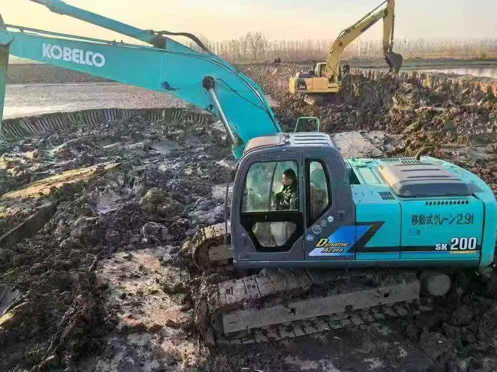Used Kobelco SK200 Excavator 2016 Model / 4