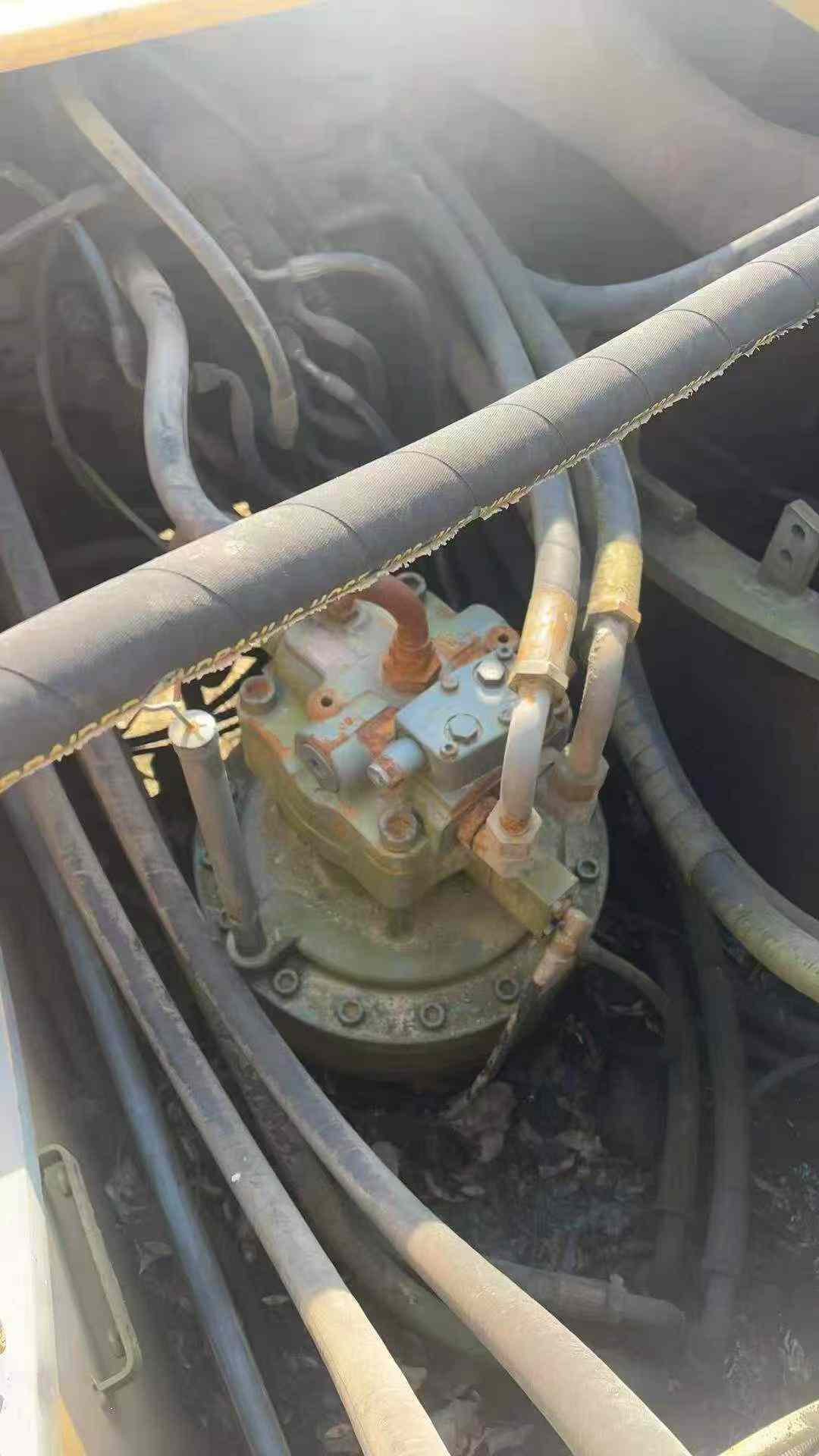 Used Volvo EC240 Excavator 2016 Model / 8