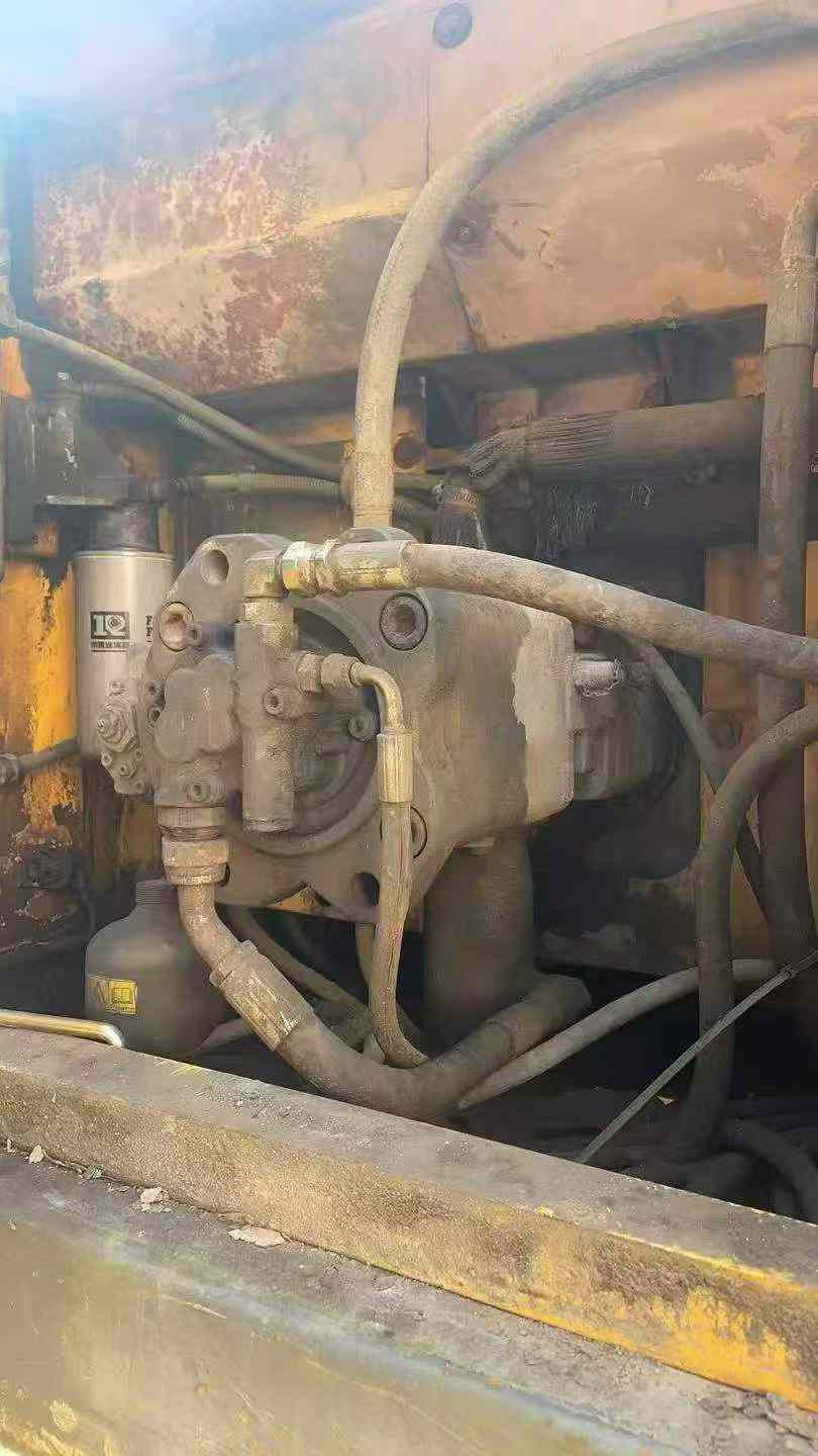 Used Volvo EC240 Excavator 2016 Model / 4