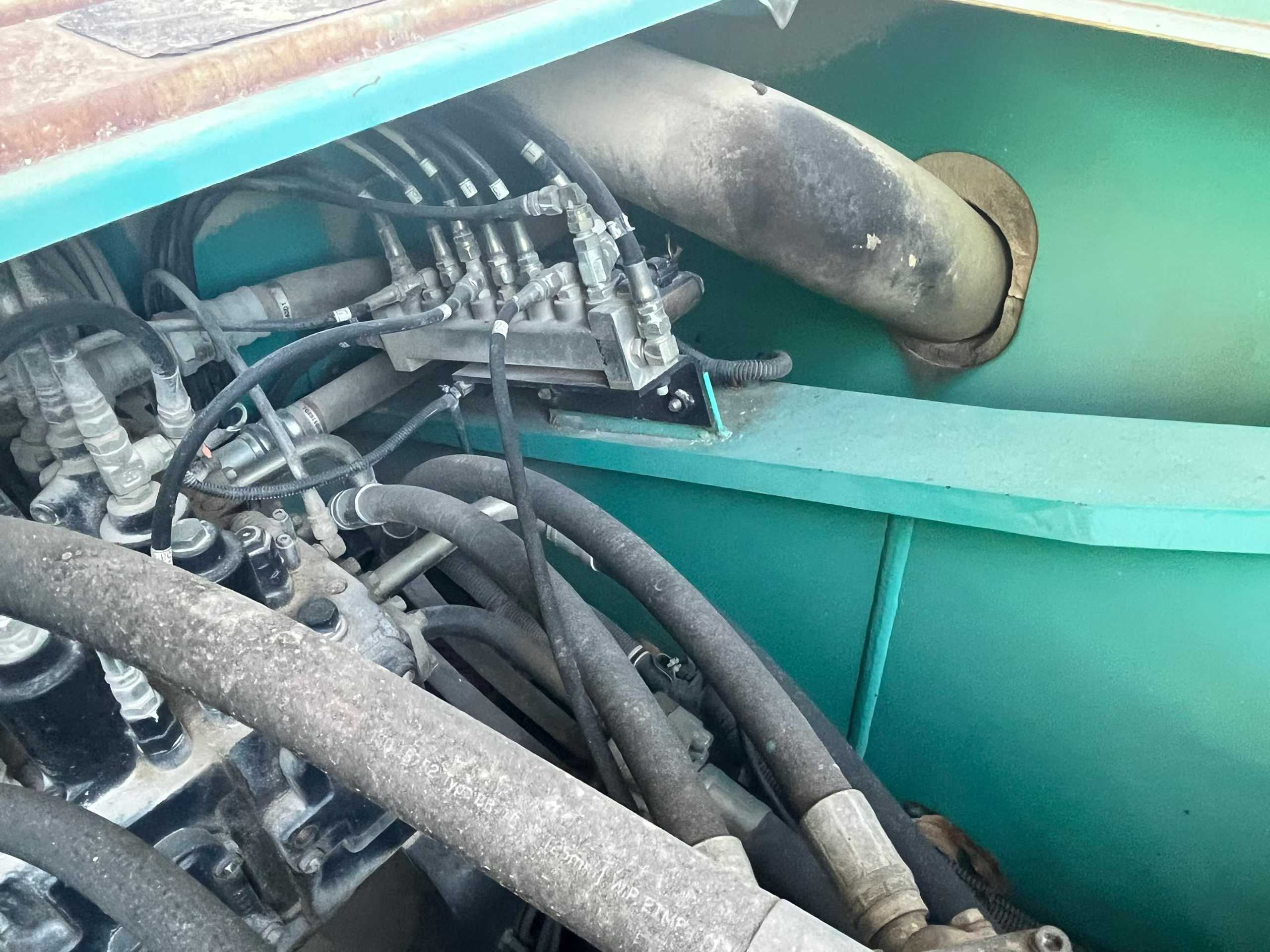 Used Kobelco SK350LC SuperX Excavator 2011 Model / 3