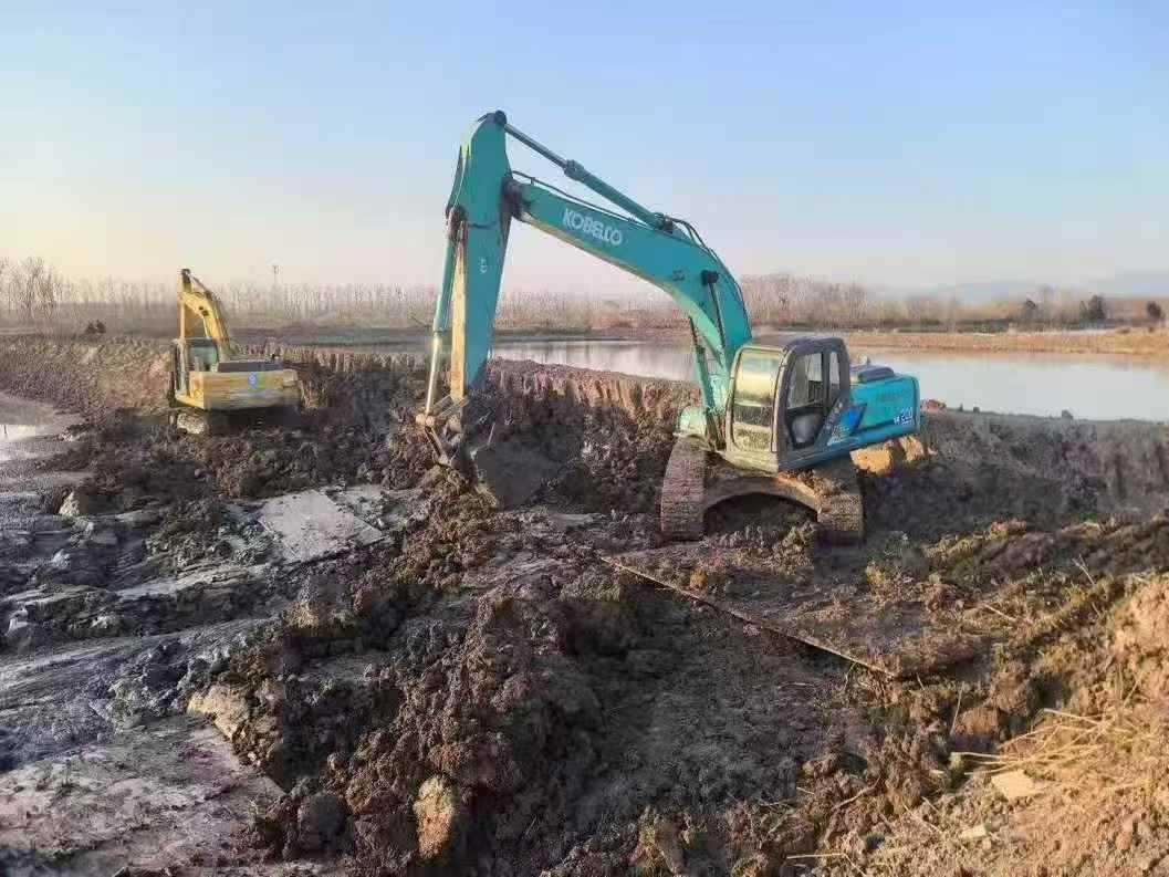 Used Kobelco SK200 Excavator 2016 Model / 2