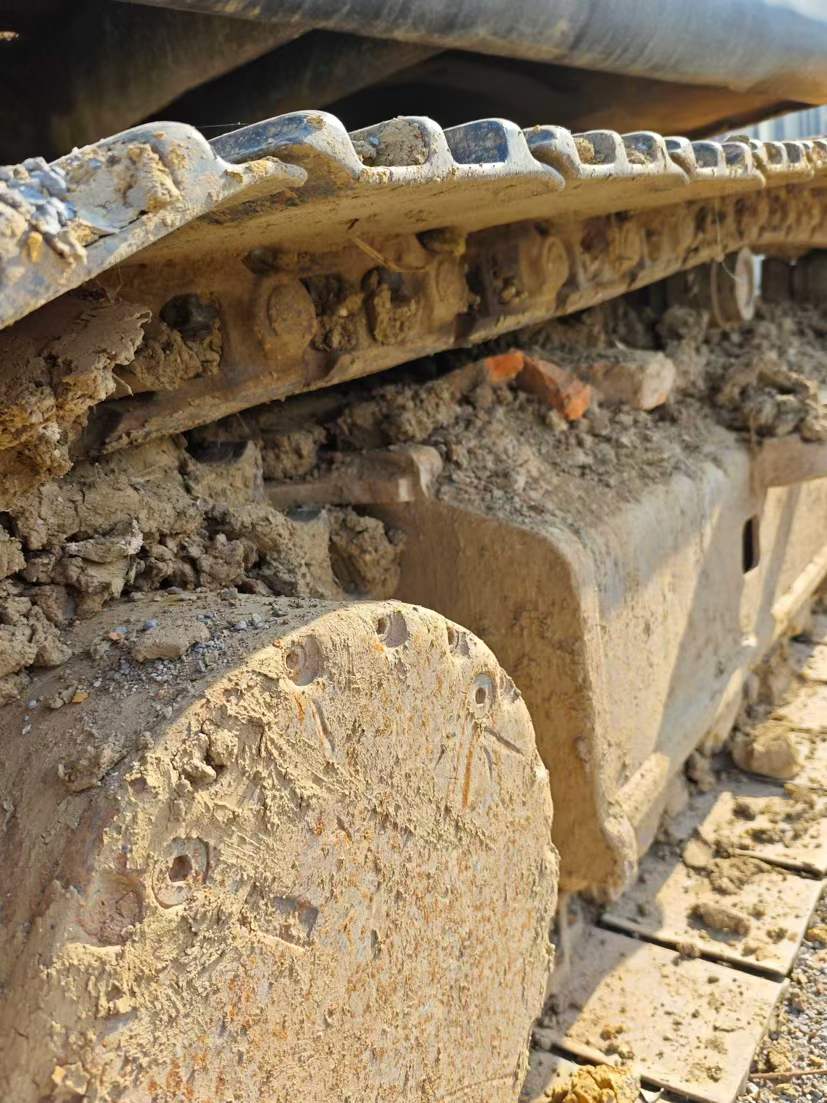 Used Kobelco SK210 Excavator 2014 Model / 3