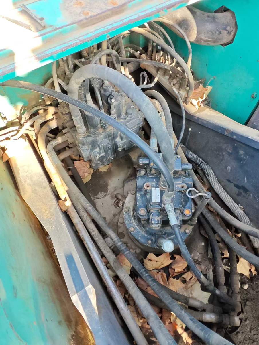 Used Kobelco SK210 Excavator 2014 Model / 6