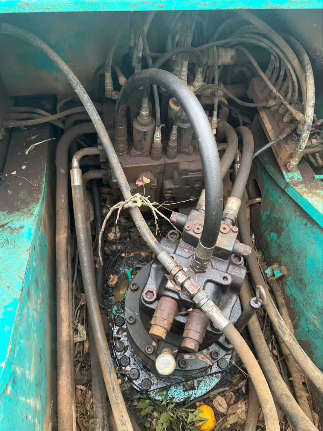 Used Kobelco SK210 Excavator 2011 Model / 4