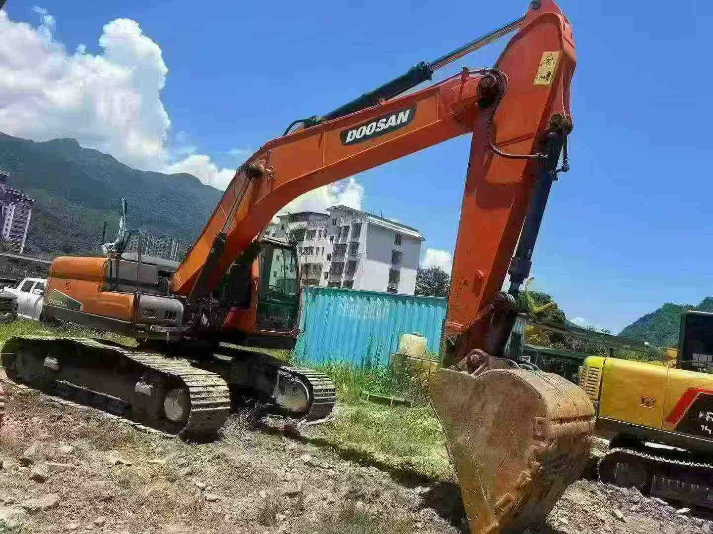 Used Doosan DH220 Excavator 2020 Model / 6