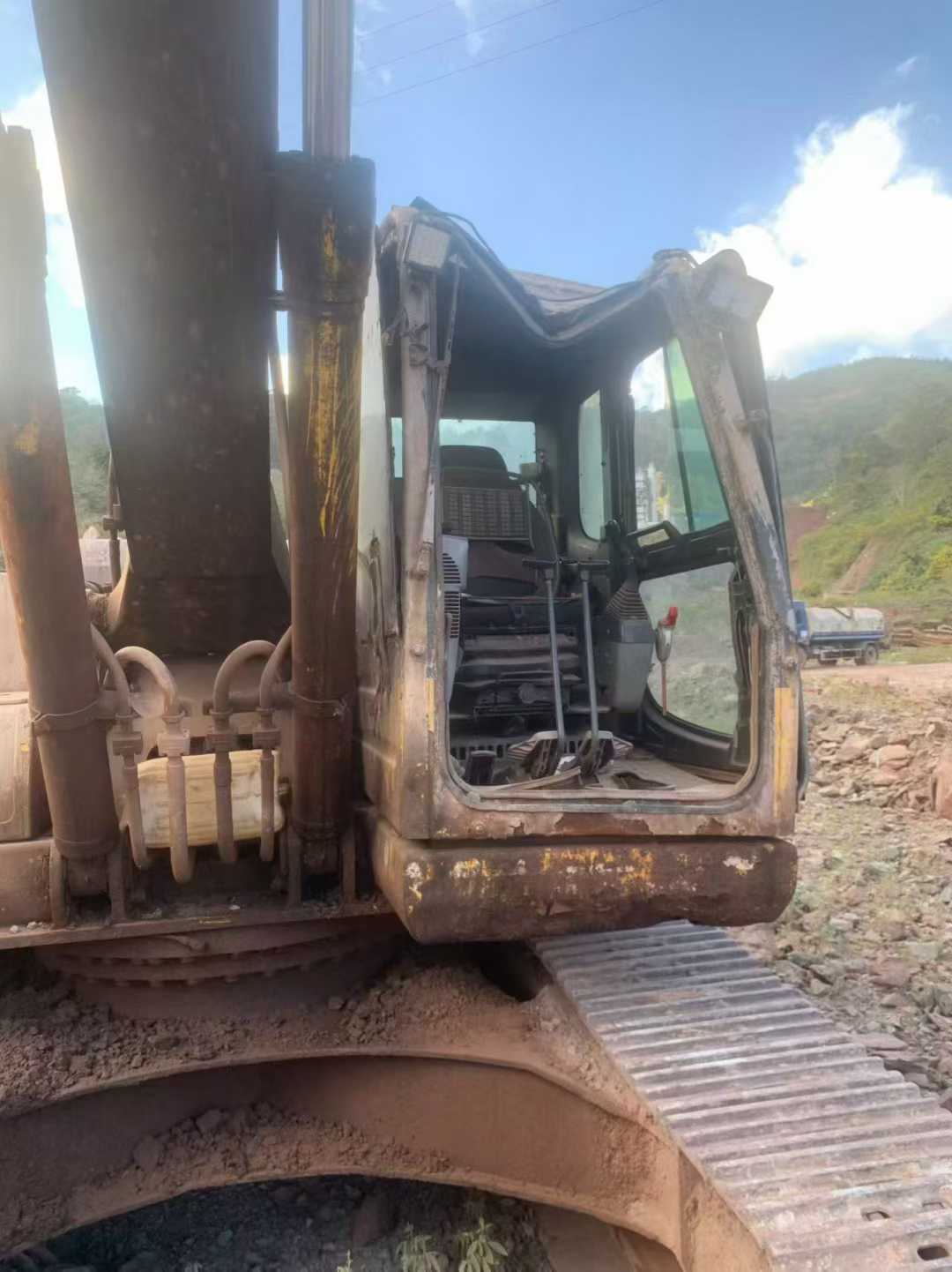 Used Komatsu PC220-8 Excavator 2017 Model / 2