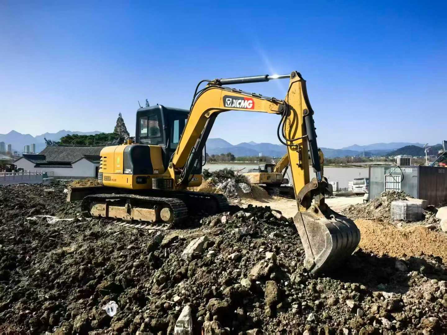 Used XCMG ZL60G Excavator 2022 Model / 7
