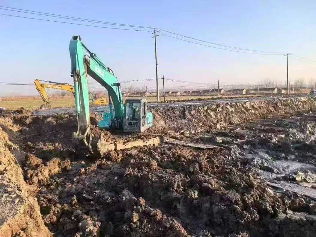 Used Kobelco SK200 Excavator 2016 Model / 2