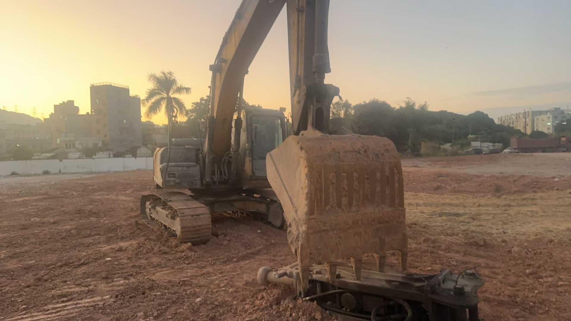 Used XCMG LW200 Excavator 2017 Model