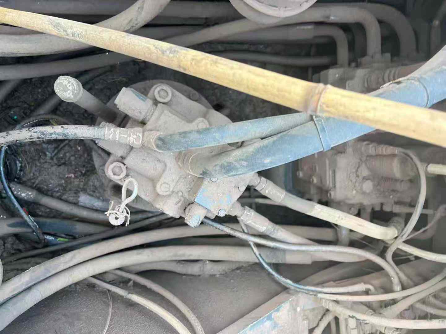 Used Kobelco SK210 Excavator 2014 Model / 4