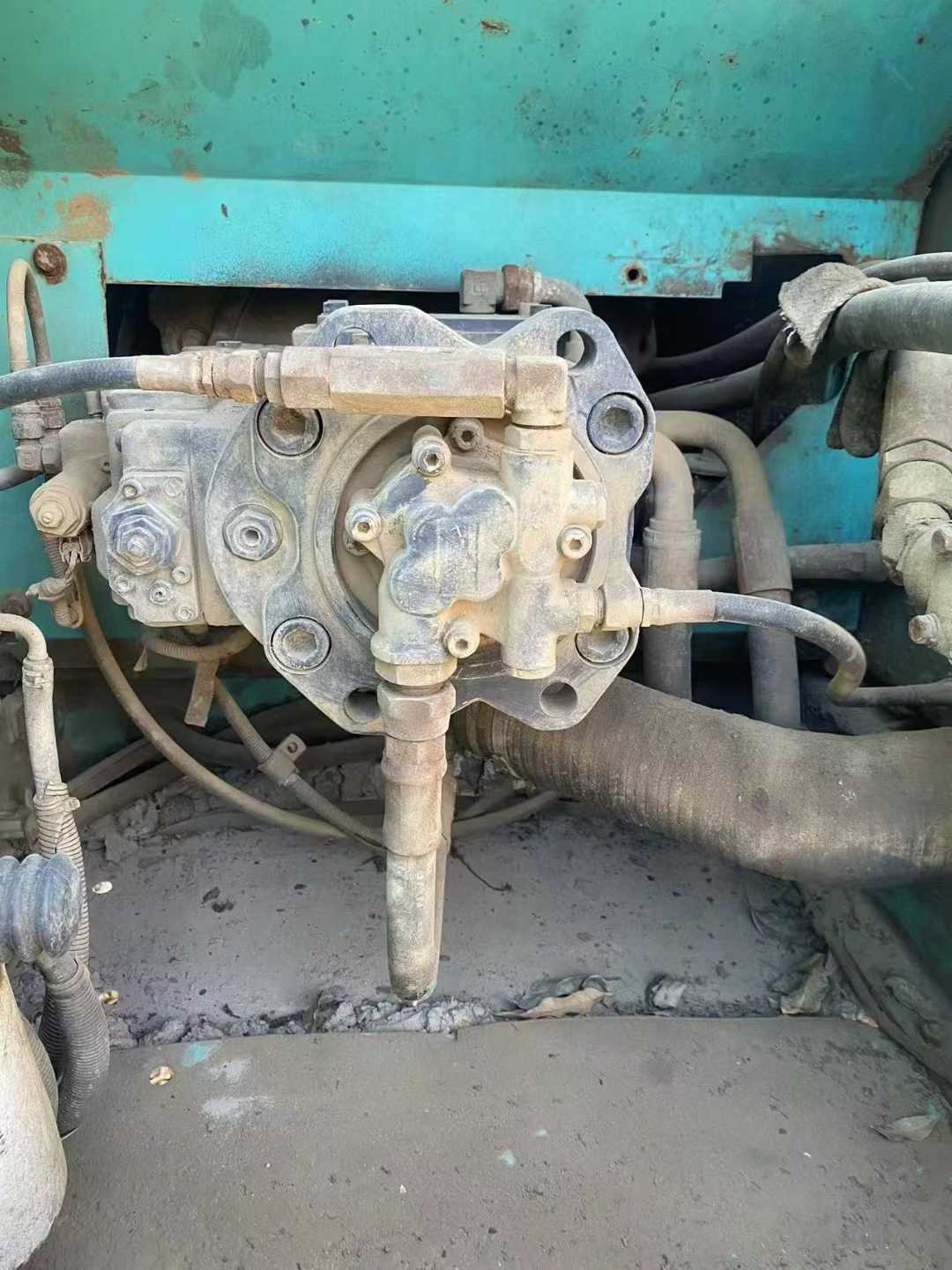 Used Kobelco SK210 Excavator 2011 Model / 8