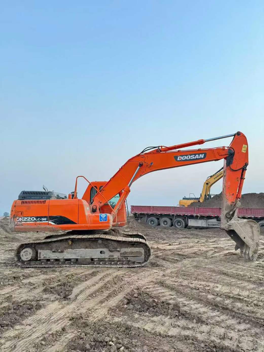 Used Doosan DH220 Excavator 2014 Model / 4