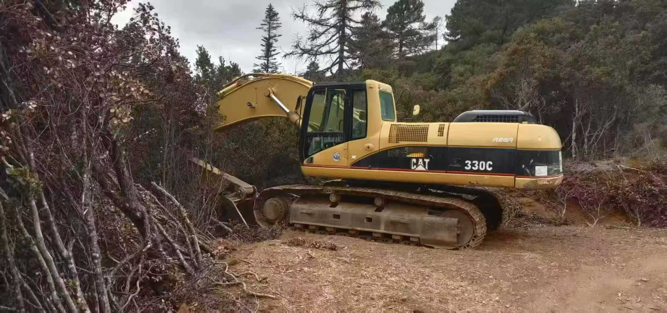 Used Caterpillar 330C Excavator 2016 Model / 3