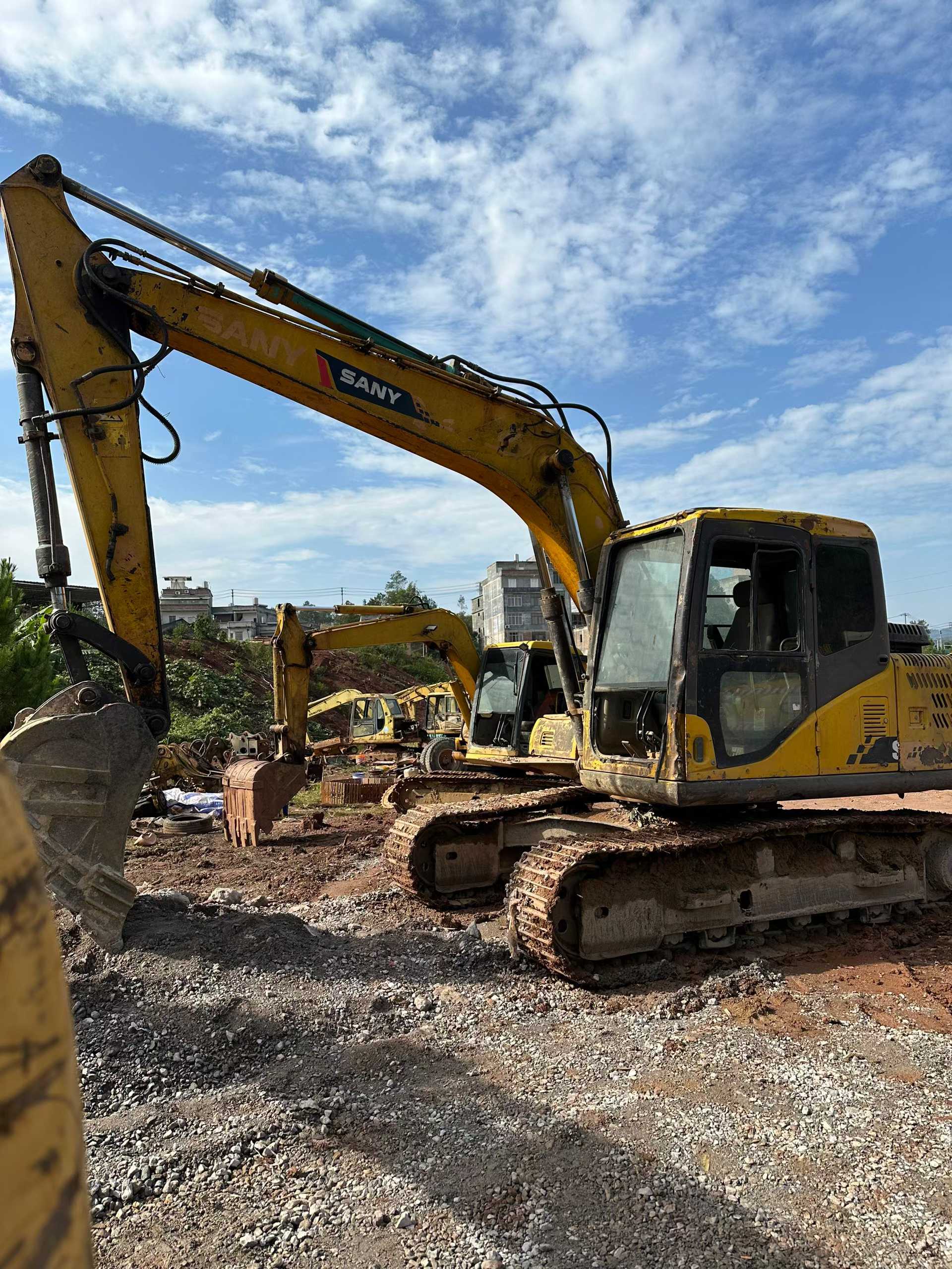 Used Sany SY135 Excavator 2013 Model / 2
