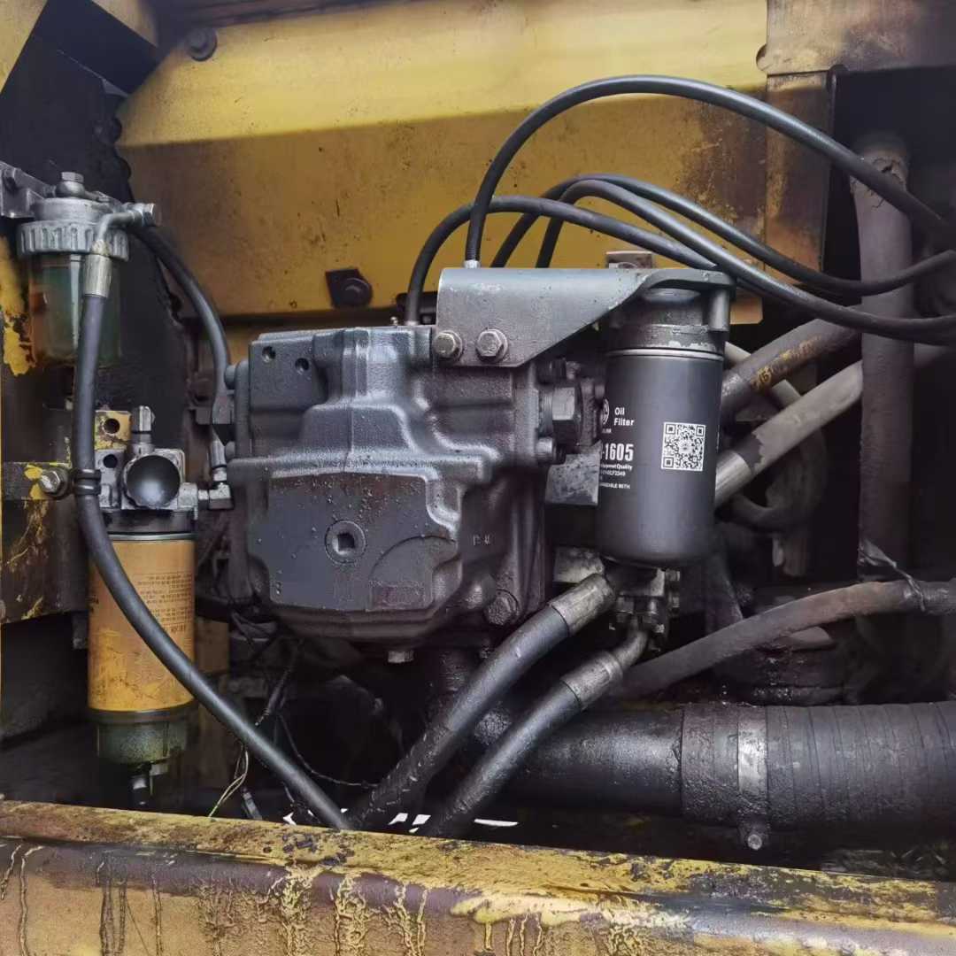 Used Komatsu PC200-8 Excavator 2016 Model / 4