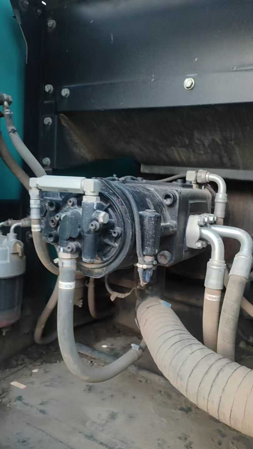 Used Kobelco SK200 Excavator 2018 Model / 4