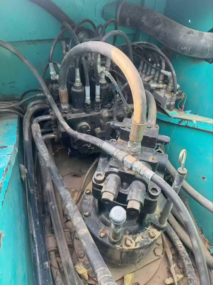 Used Kobelco SK210 Excavator 2016 Model / 3