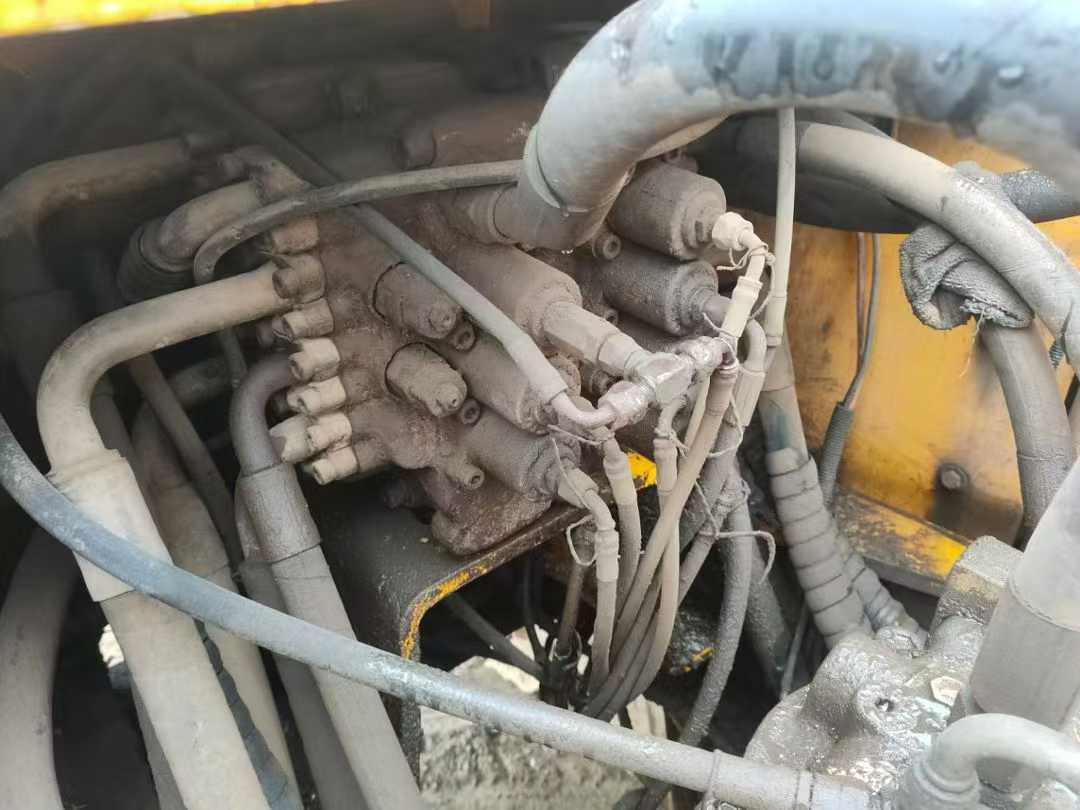 Used Hyundai R215-7 Excavator 2016 Model / 3