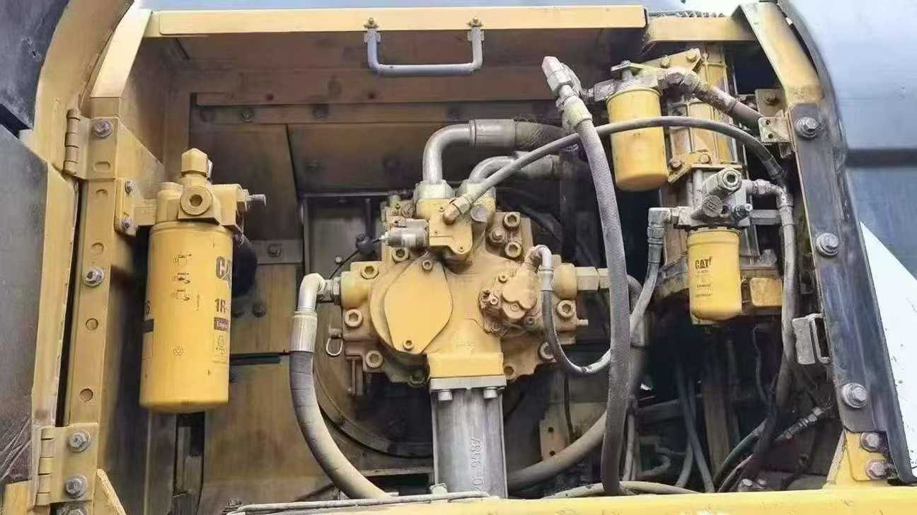 Used Caterpillar 340D2L Excavator 2018 Model / 5