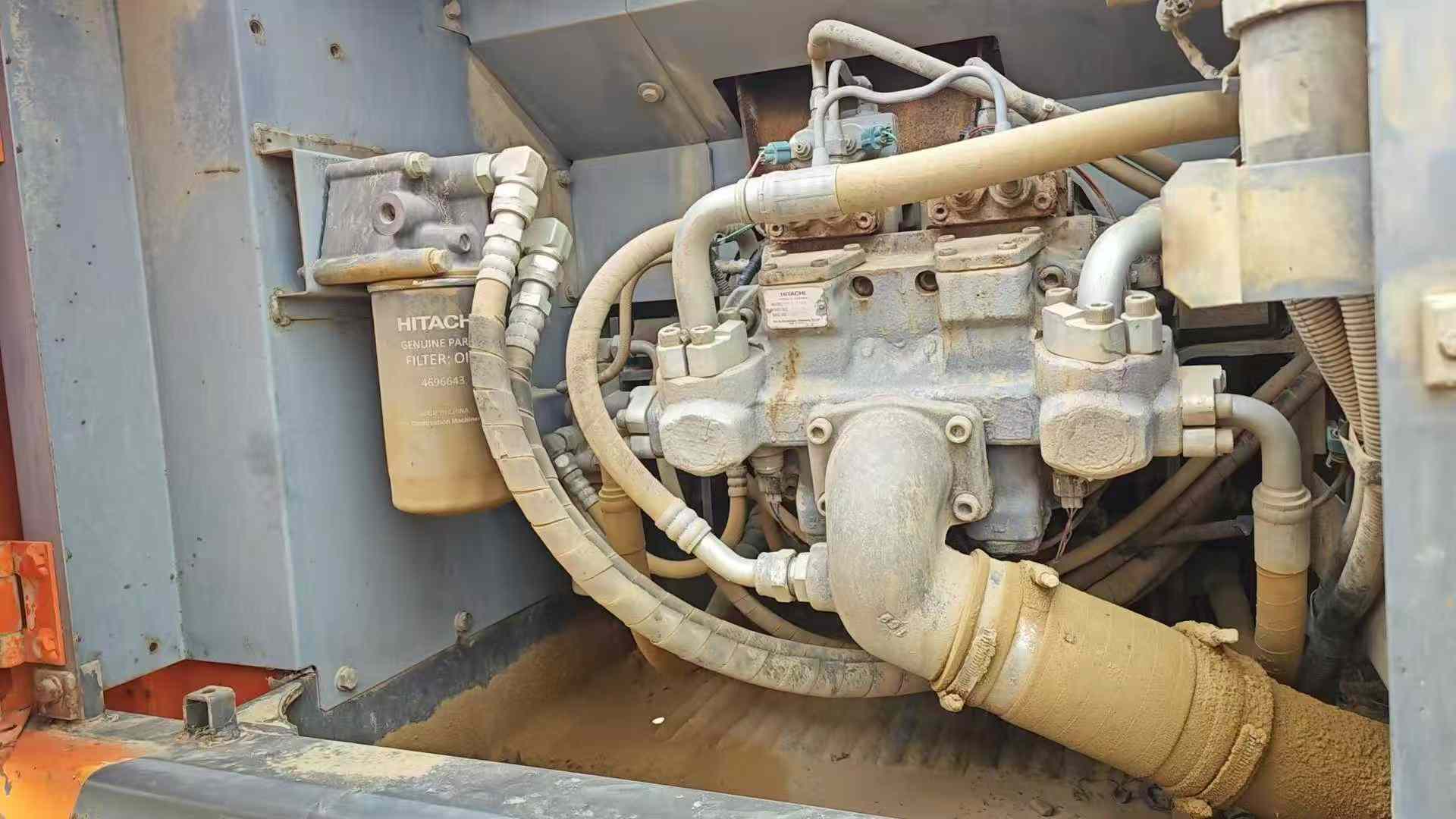 Used Hitachi ZX240 Excavator 2012 Model / 2