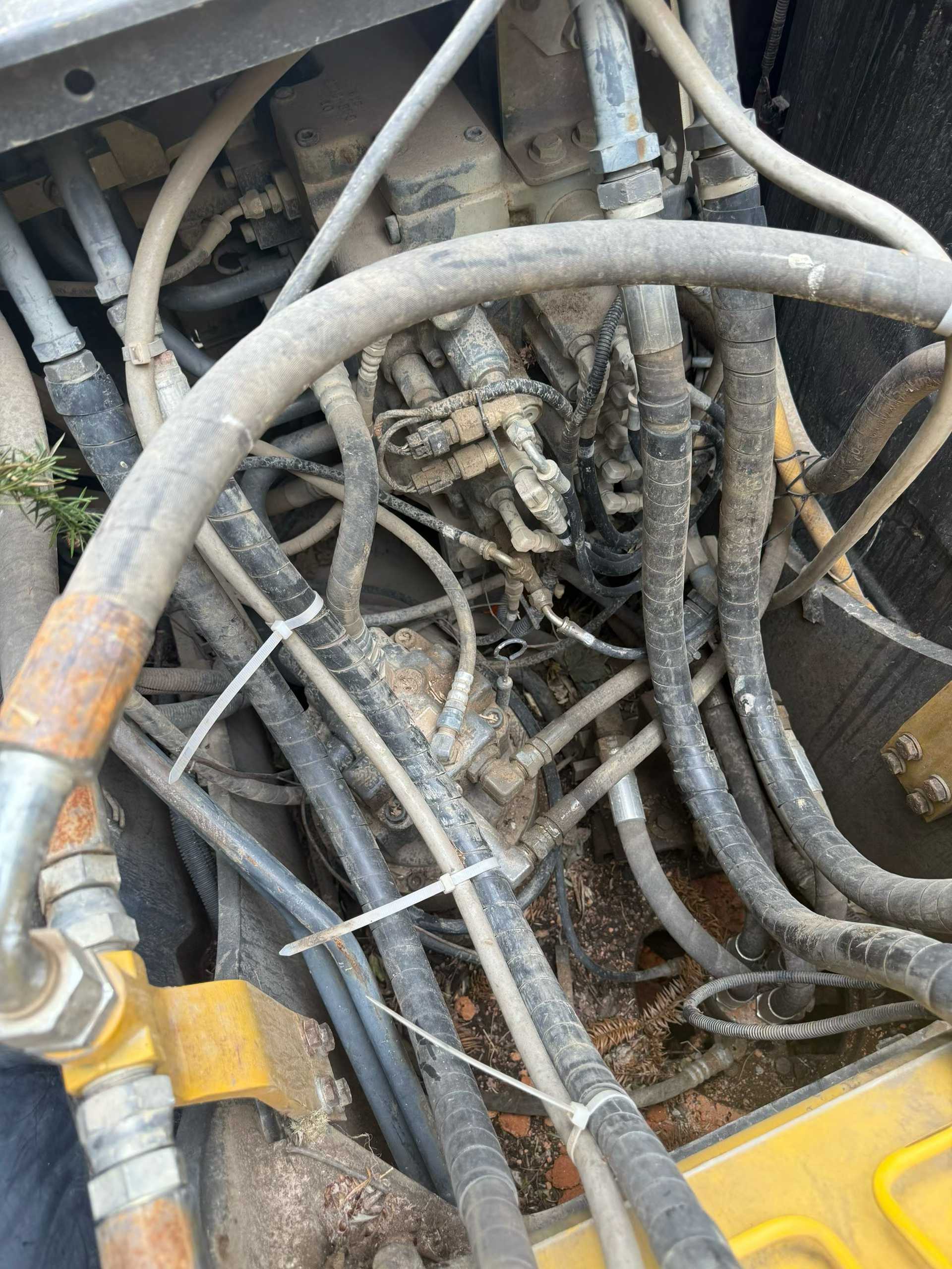 Used Sumitomo SH130-6 Excavator 2016 Model / 6