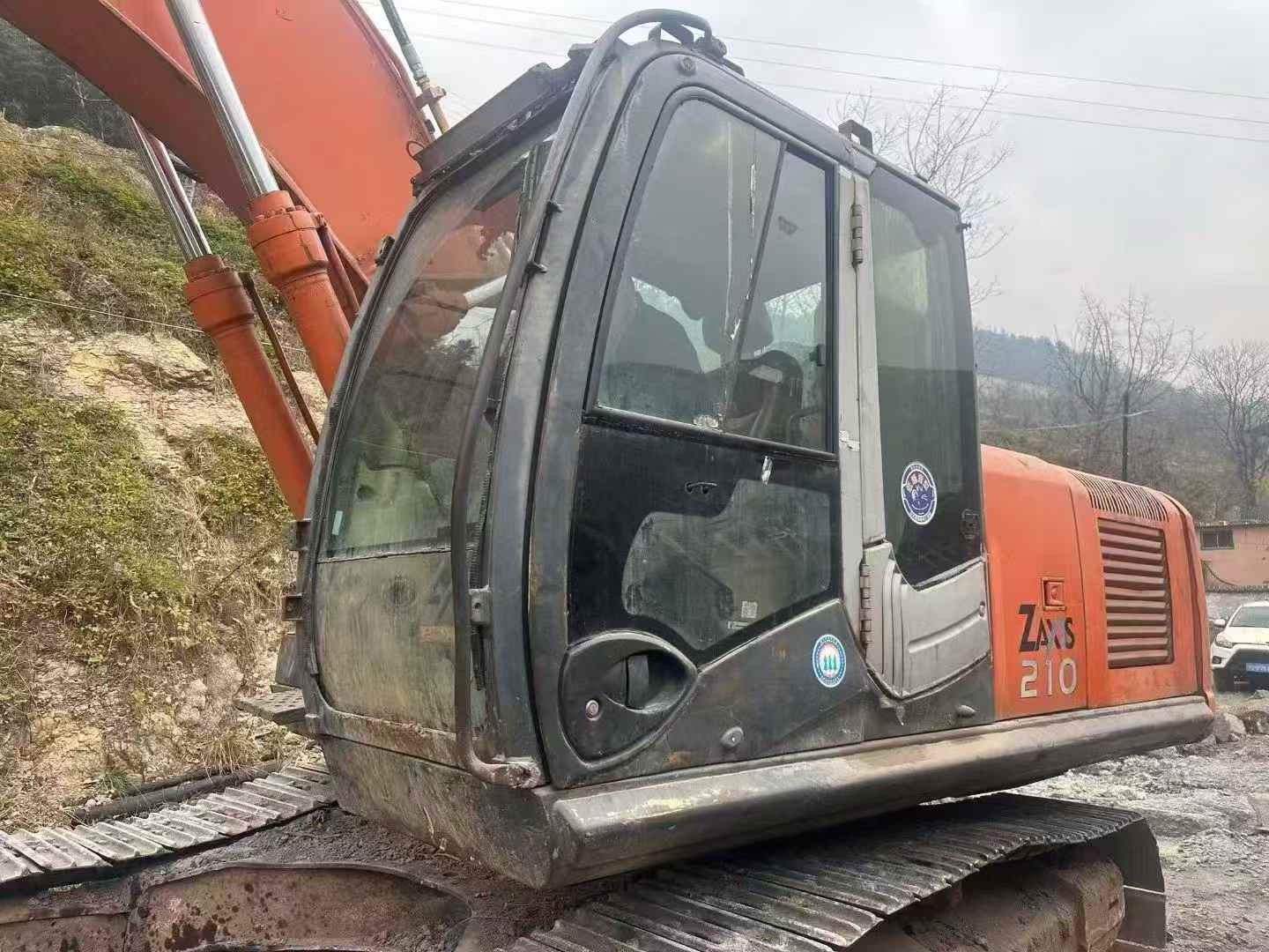 Used Hitachi ZAXIS200 Excavator 2016 Model / 3