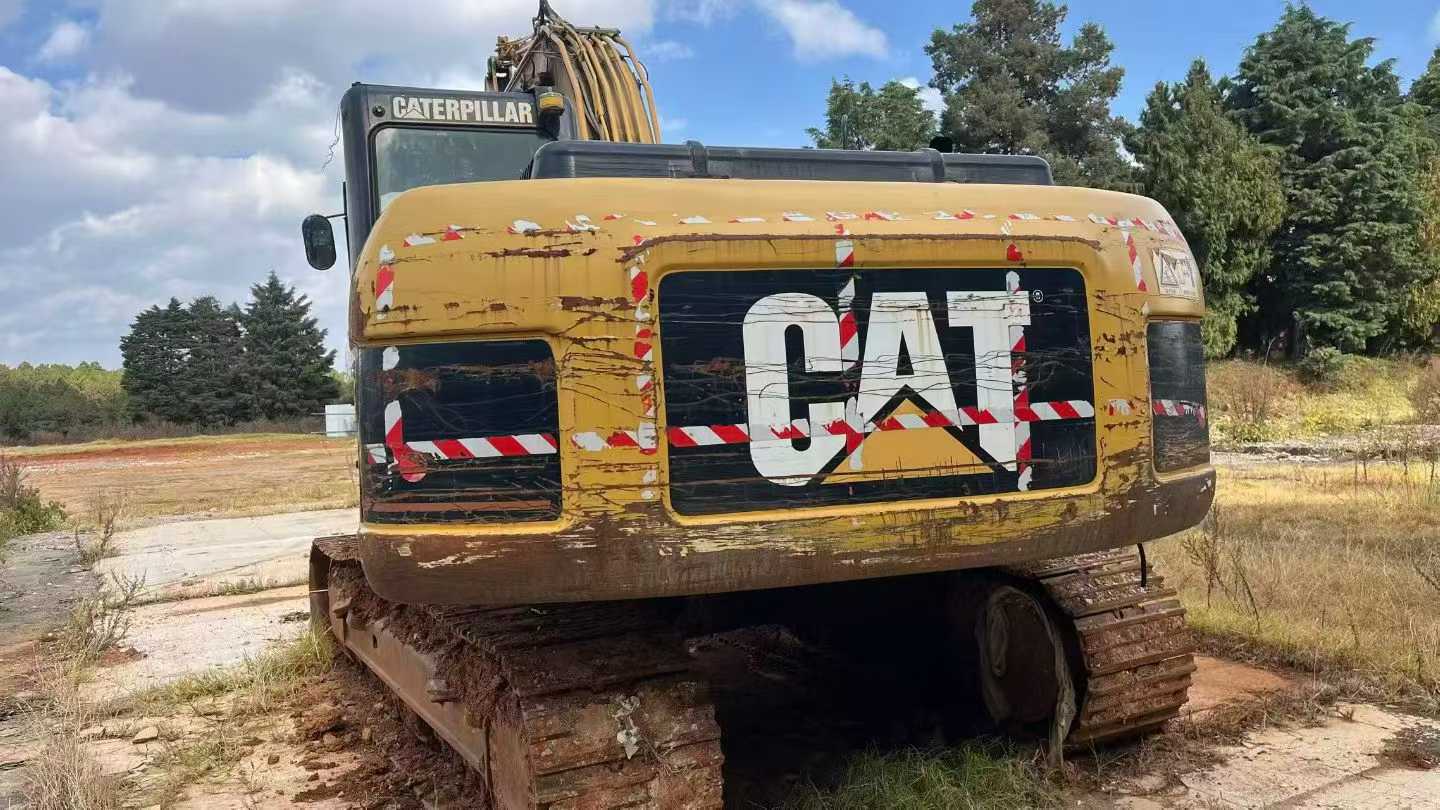 Used Caterpillar 320D Excavator 2016 Model / 3