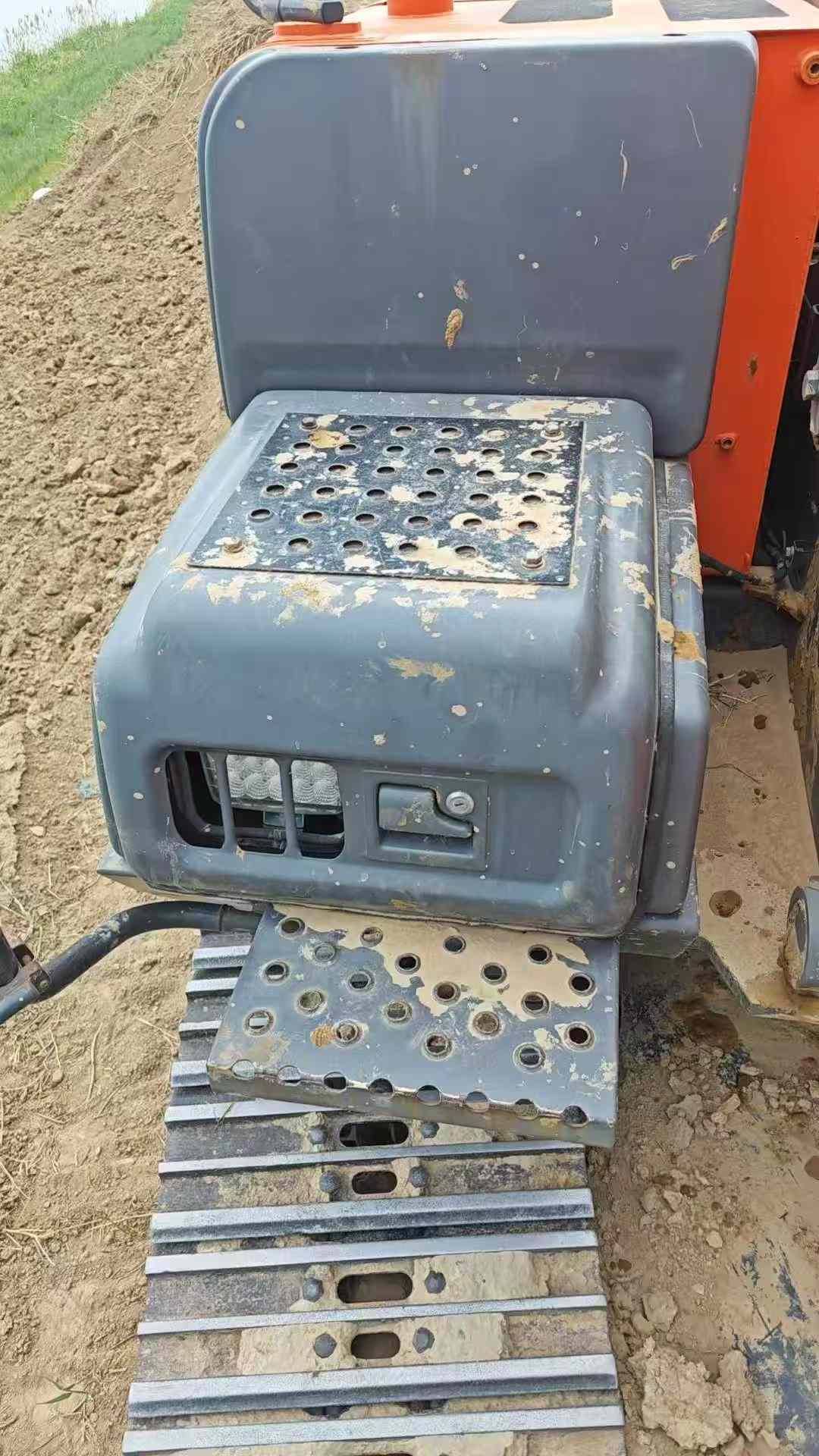 Used Hitachi ZX240 Excavator 2012 Model / 8