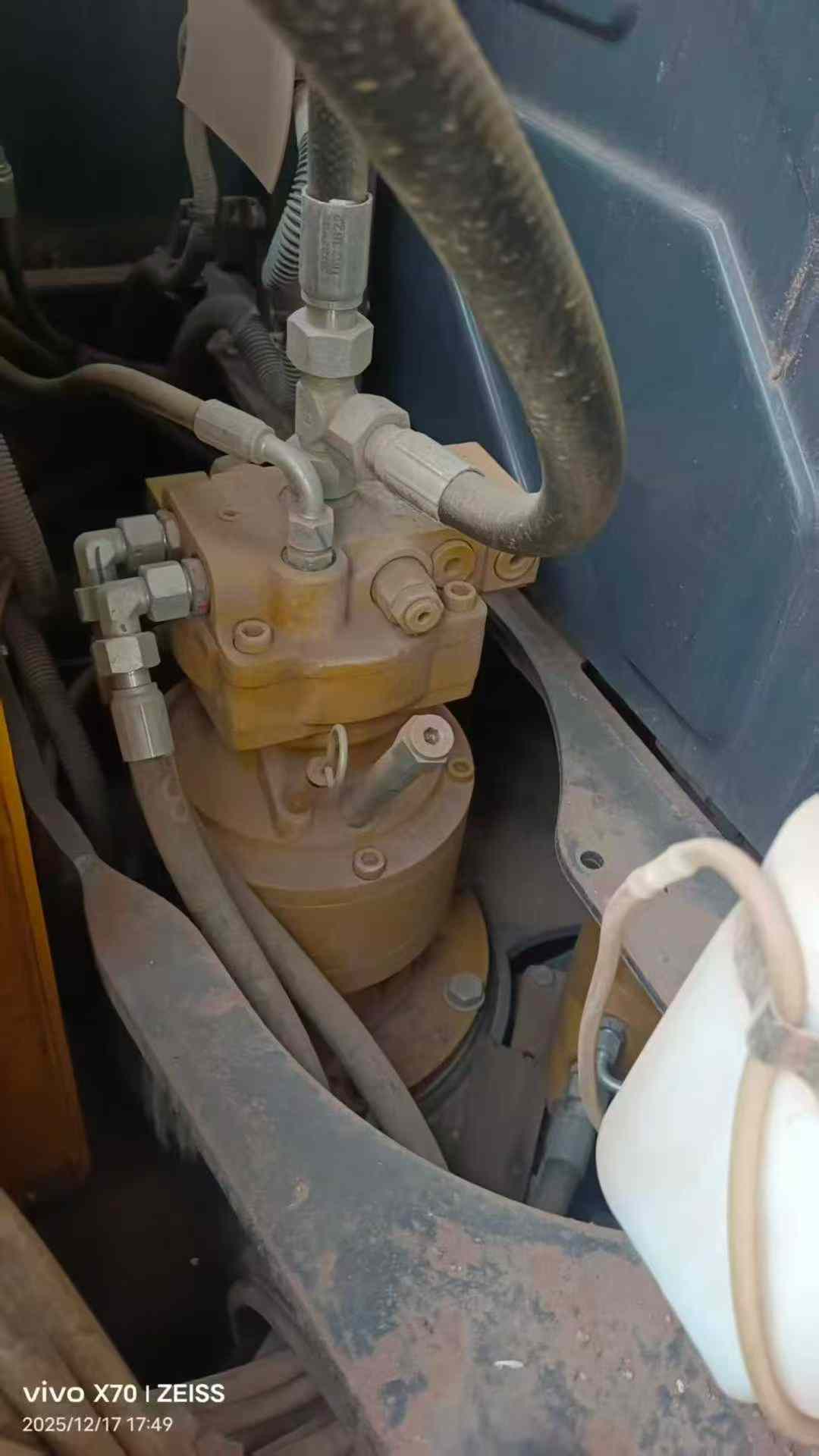 Used XCMG XE60 Excavator 2016 Model / 9